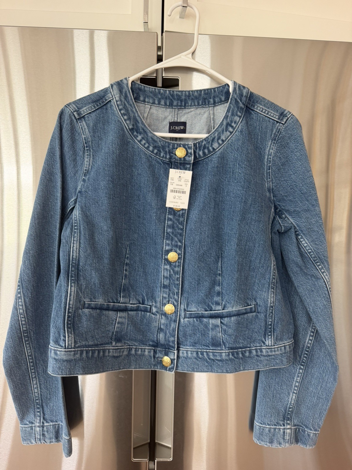 Women’s J Crew Denim Jean Jacket Gold Buttons Size 6 NWT $129 Women’s J Crew Denim Jean Jacket Gold Buttons Size 6 NWT $129