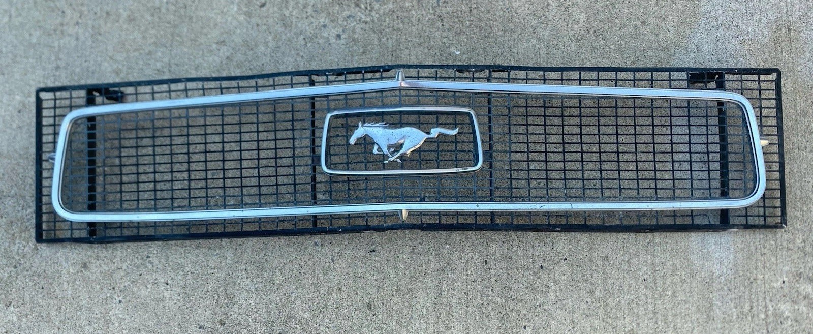 Vintage 1967 1968 Ford Mustang Grill Metal Retro Antique Automobilia 67-68 Vintage 1967 1968 Ford Mustang Grill Metal Retro Antique Automobilia 67-68