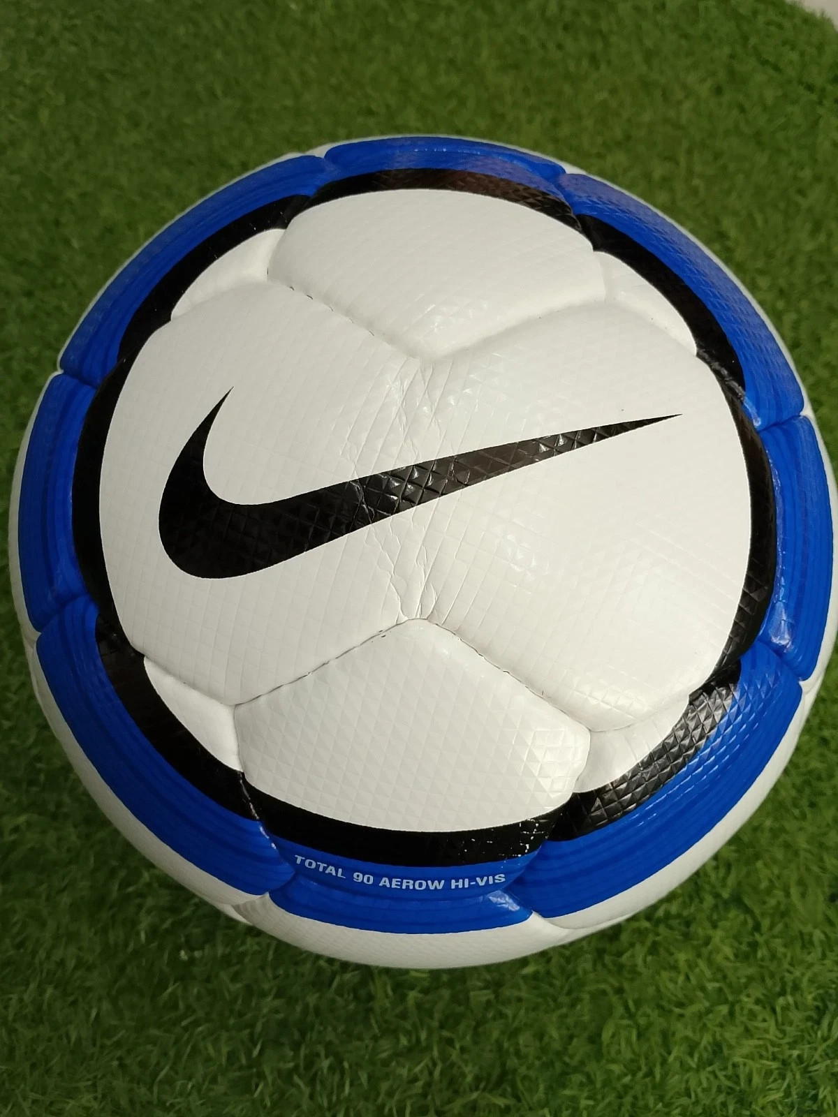 Nike Total 90 Aerow HI-VIS Premier League Blue Match Ball Soccer Ball Football 5 Nike Total 90 Aerow HI-VIS Premier League Blue Match Ball Soccer Ball Football 5