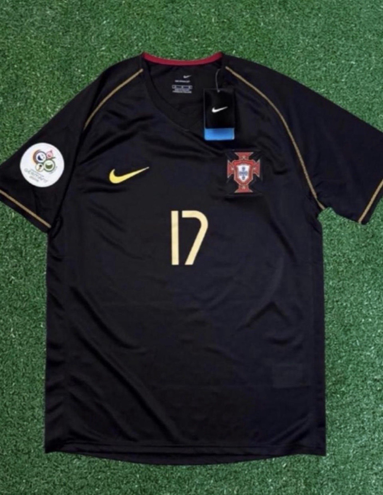 RONALDO 17  Portugal 2006 World CupRetro Away Jersey size medium,large