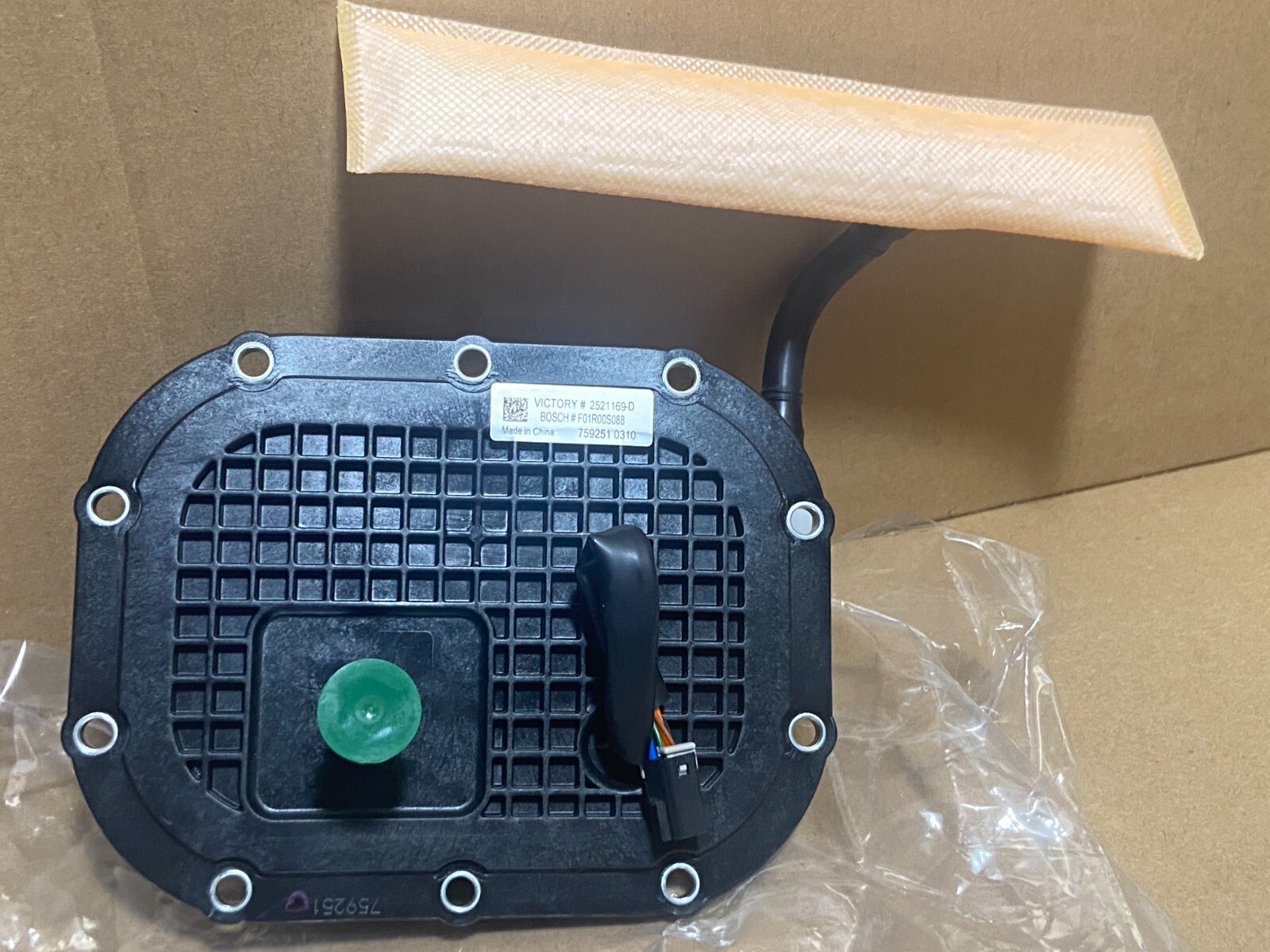 Victory Motorcycles 2521169-D Fuel Pump by Bosch F01R00S088 -- NEW OEM