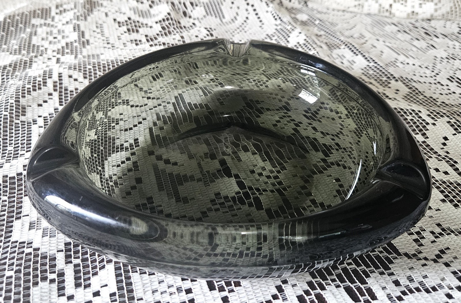 Large Vintage Triangle Smokey Gray Glass Ashtray Thick Retro Mid-Century Modern Large Vintage Triangle Smokey Gray Glass Ashtray Thick Retro Mid-Century Modern
