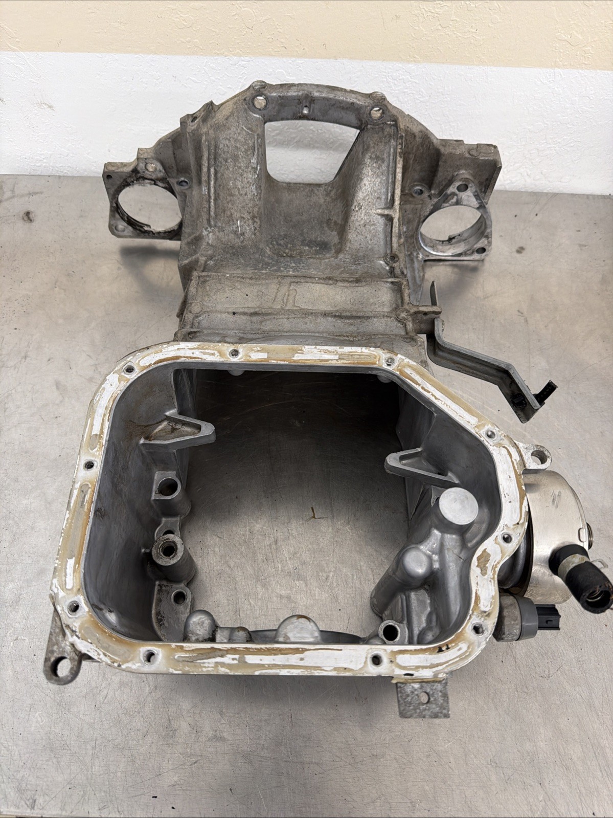 2003-2006 Nissan 350Z Infiniti G35 Upper Oil Pan Z33 V35 OEM VQ35DE 113