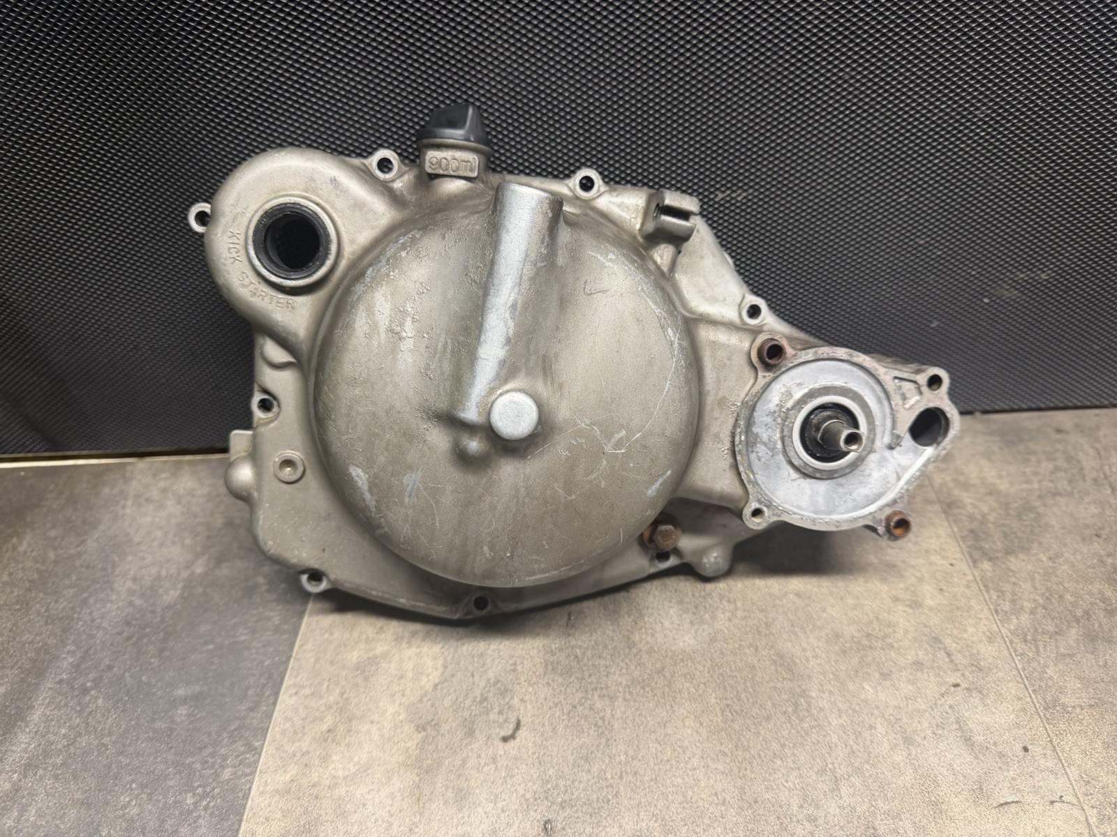 1985-86 Suzuki Lt250r Quadracer Used Clutch Case/cover Excellent Condition