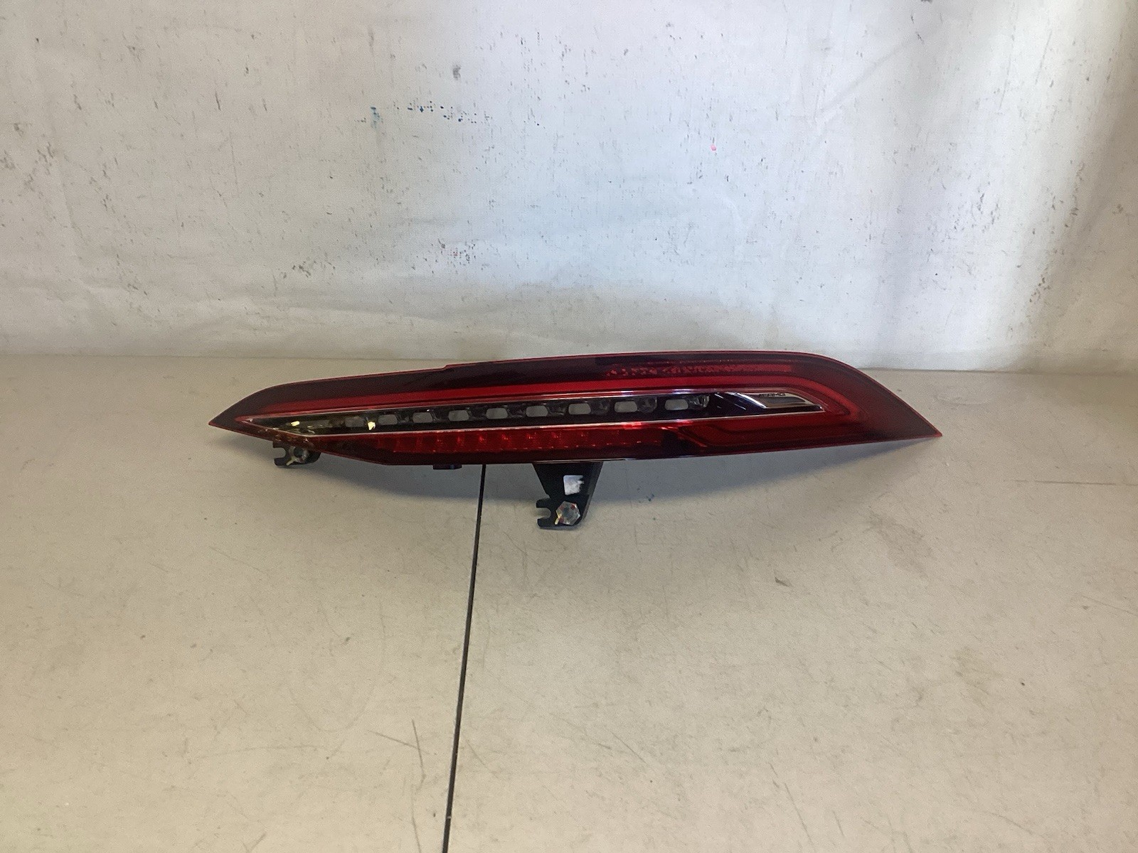 2019-2025 MERCEDES BENZ AMG GT 63 GT 53 TAIL LIGHT RIGHT PASSENGER SIDE USED OEM