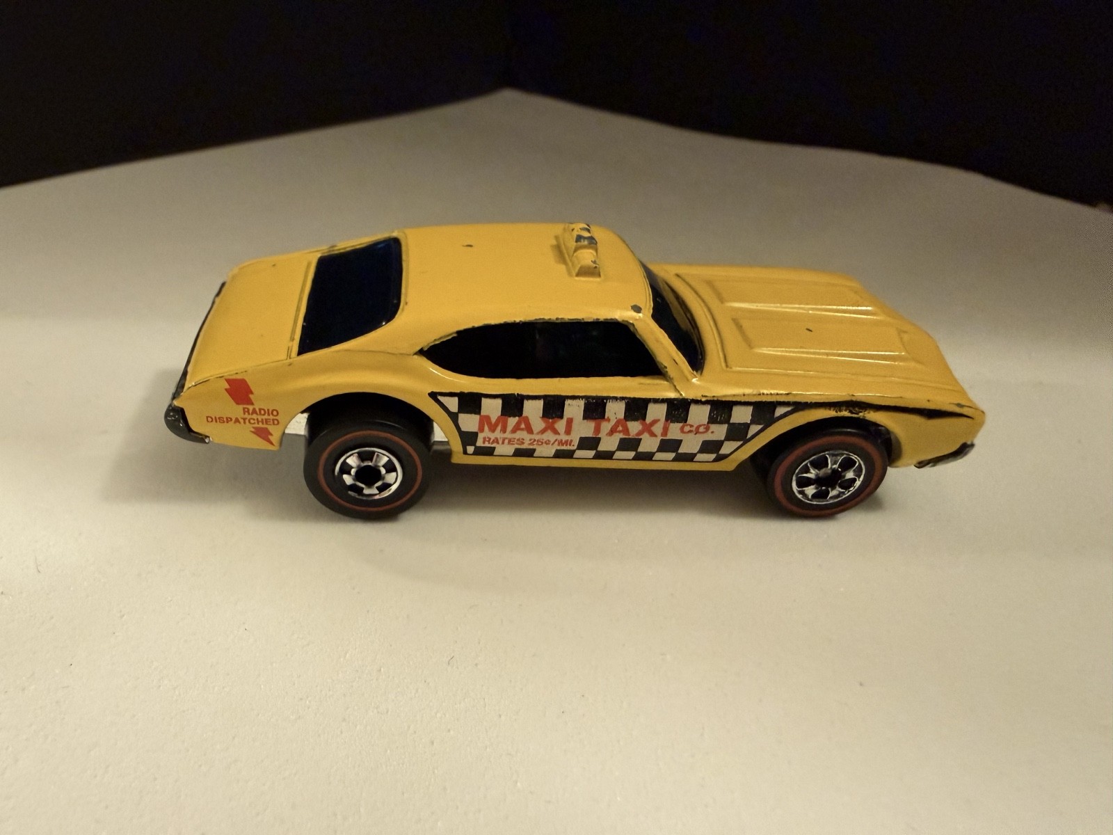 Hot Wheels Maxi Taxi - Yellow Olds 442 - Very Nice - Vintage Redline