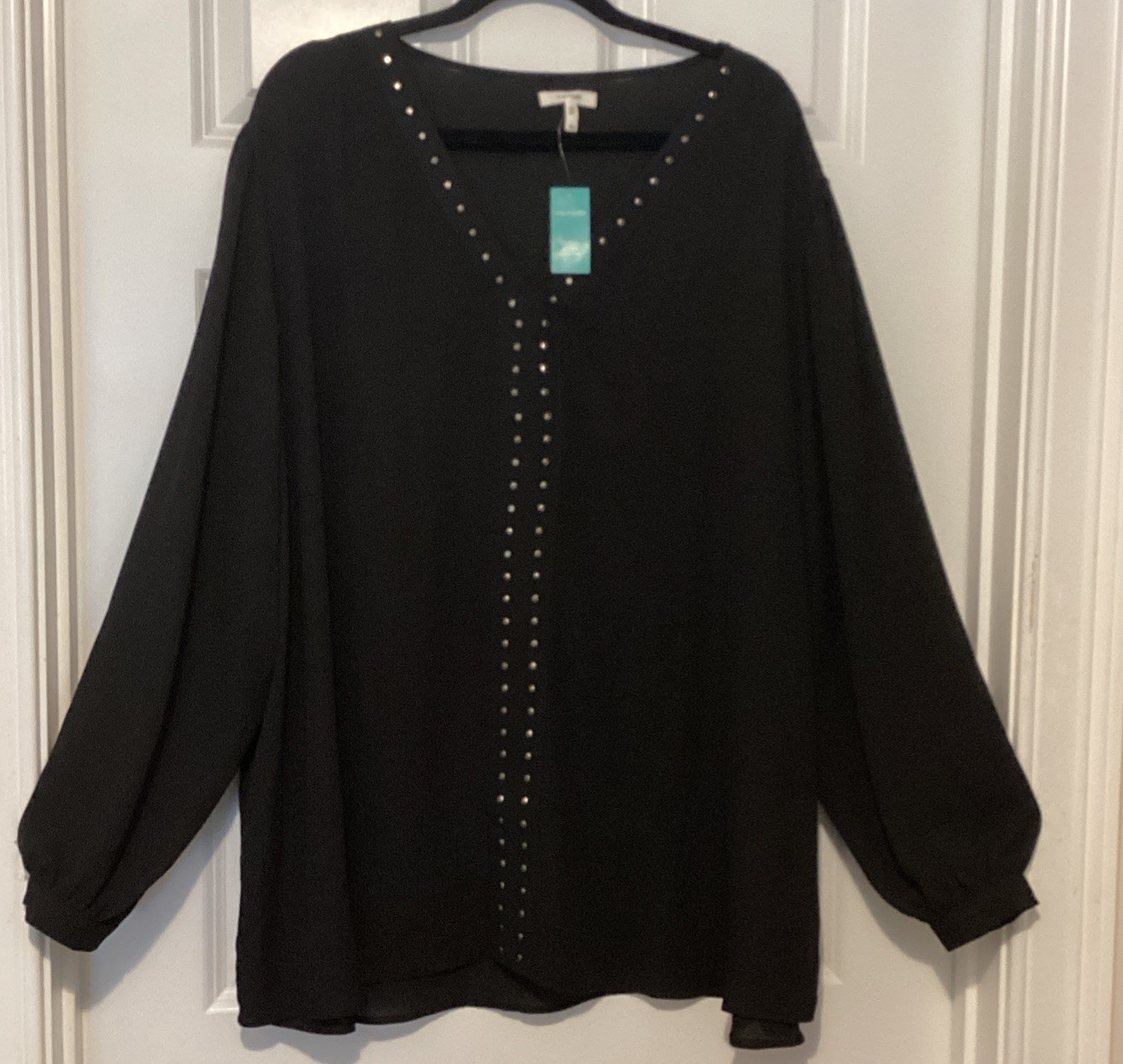 Maurice’s Plus Size 4X Black V-neck Lo G Sleeve Blouse, NWT