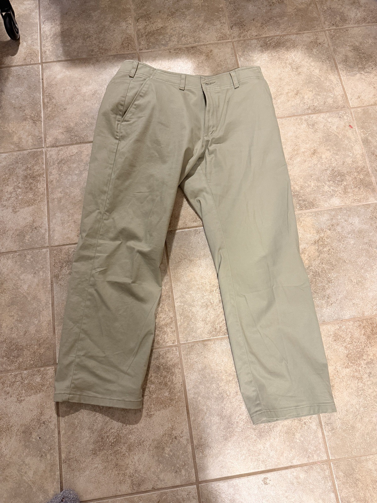 Lee Extreme Motion Men’s Beige Stretch Casual Pants 32 Straight Fit
