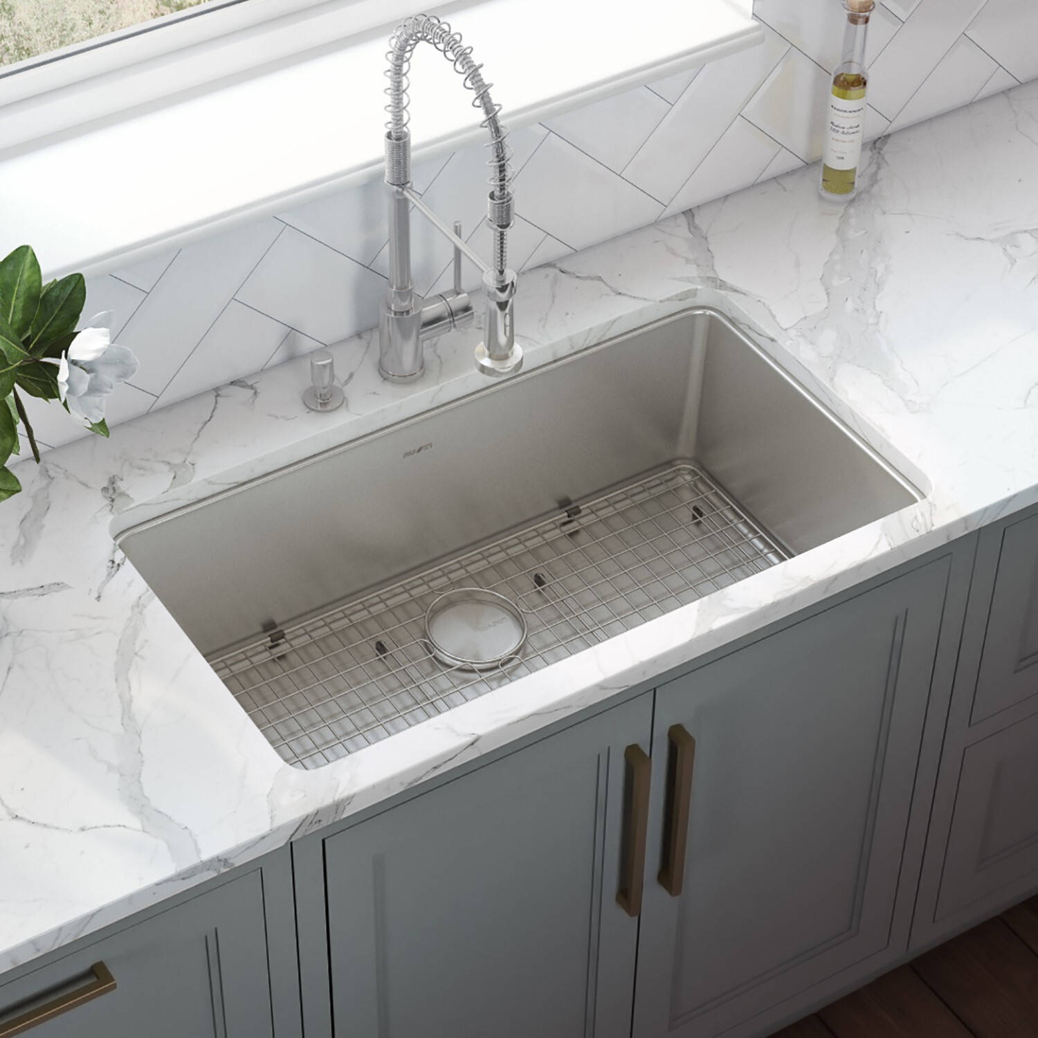 Ruvati 31-inch Undermount 16 Gauge Single Bowl Kitchen Sink- RVM5931