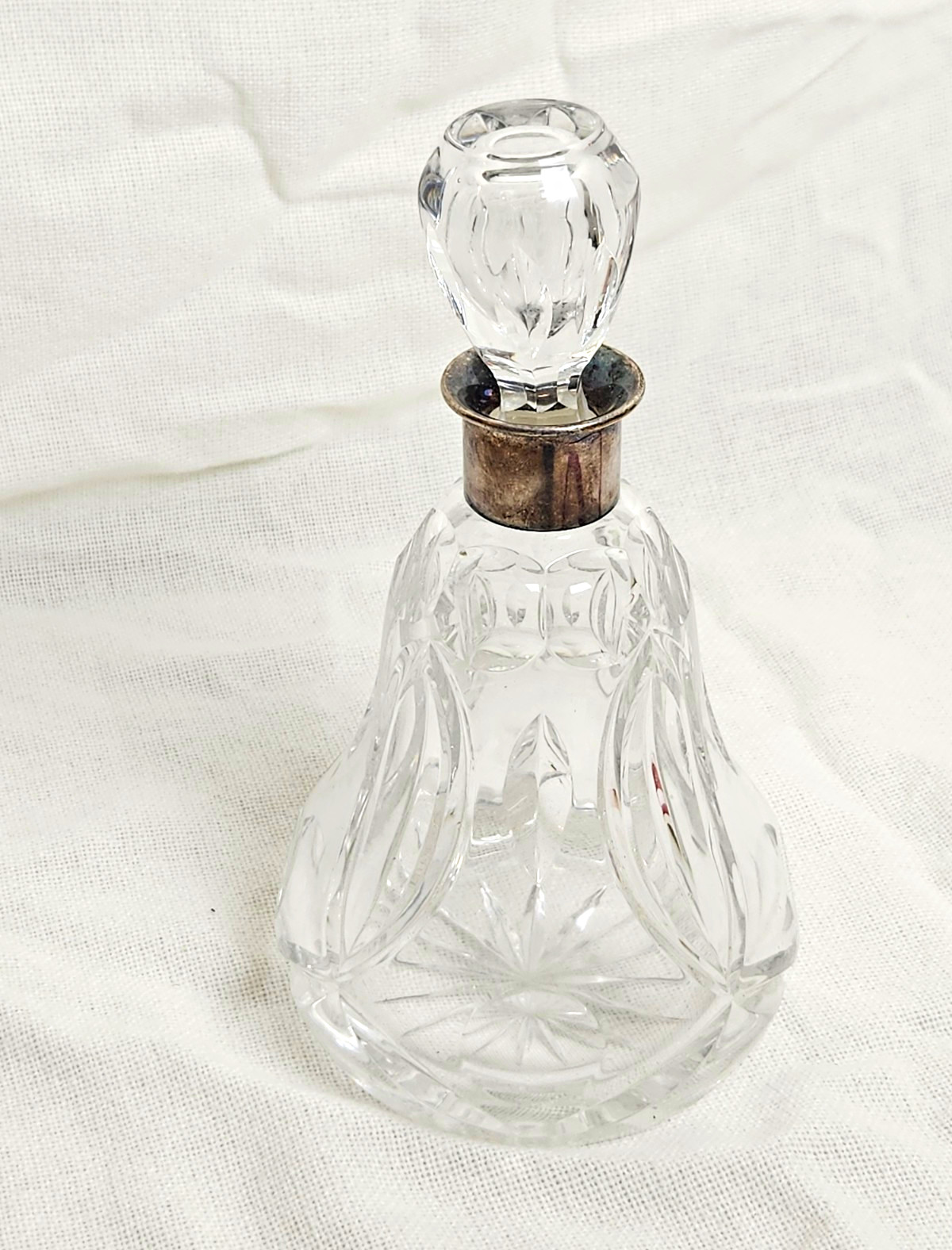 Vintage Cut Crystal Decanter Silver Collar Starburst Base Faceted Stopper Vintage Cut Crystal Decanter Silver Collar Starburst Base Faceted Stopper