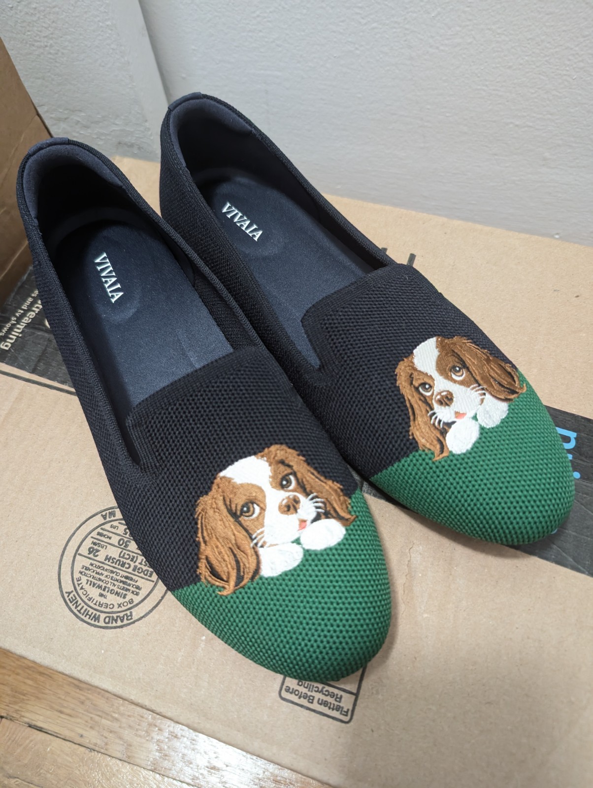 Vivaia Women\'s *SIZE 7 - 7.5* : King Charles Spaniel Audrey Embroidered Loafer