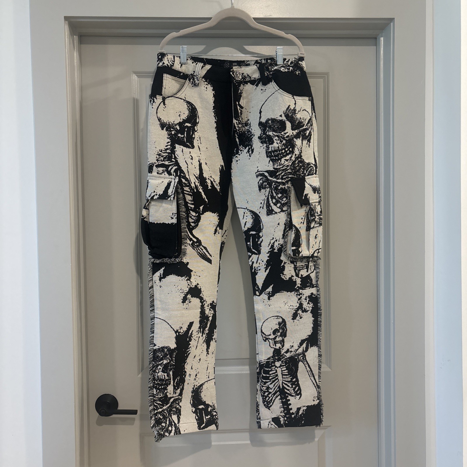 NEW Rebel Vengeance Cargo Pants Mens 32x32 Skull Skeleton Tapestry Fringe Goth
