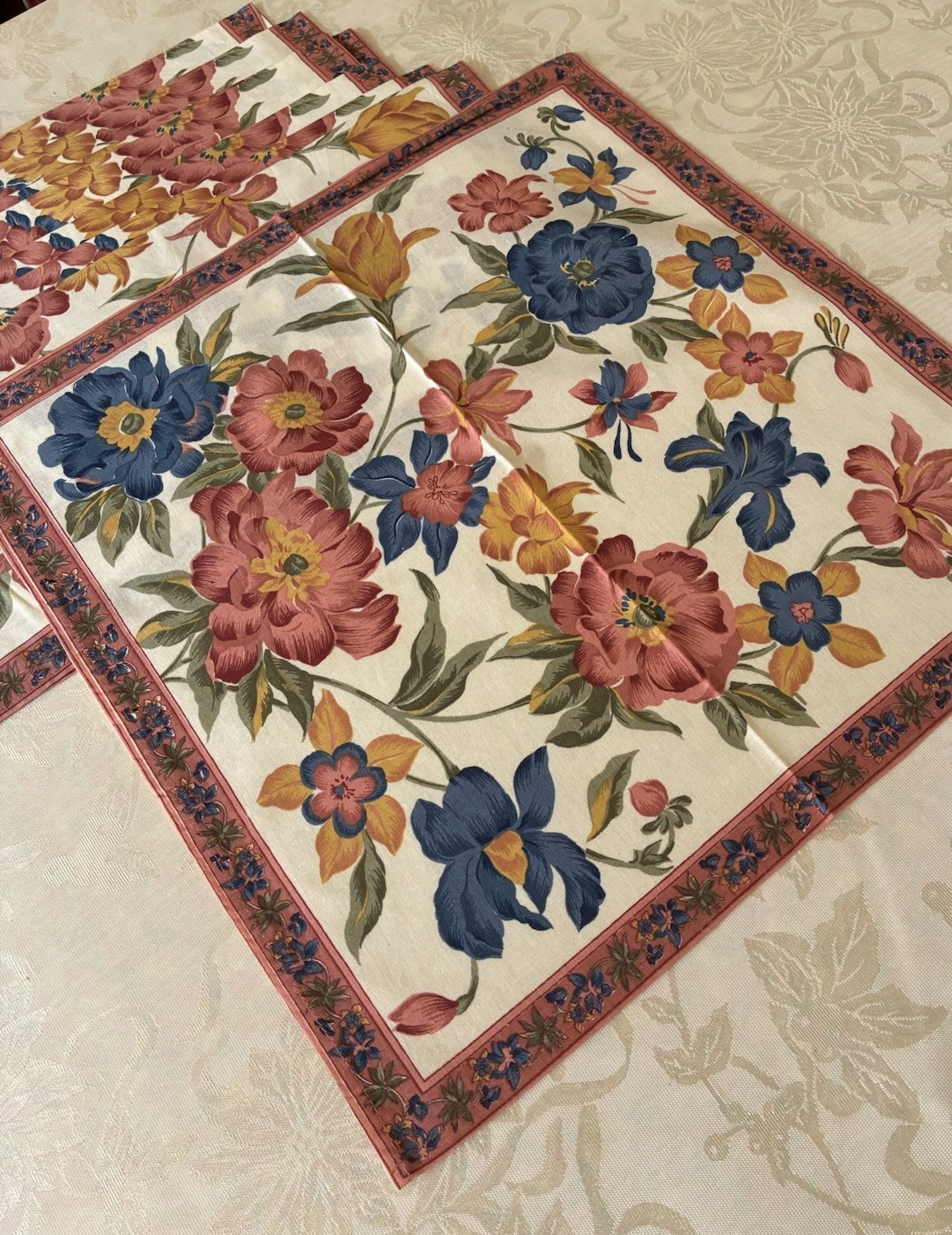 NOS Vintage 16-Pc Floral Table Linen Set - Service for 8 Placemats & Napkins