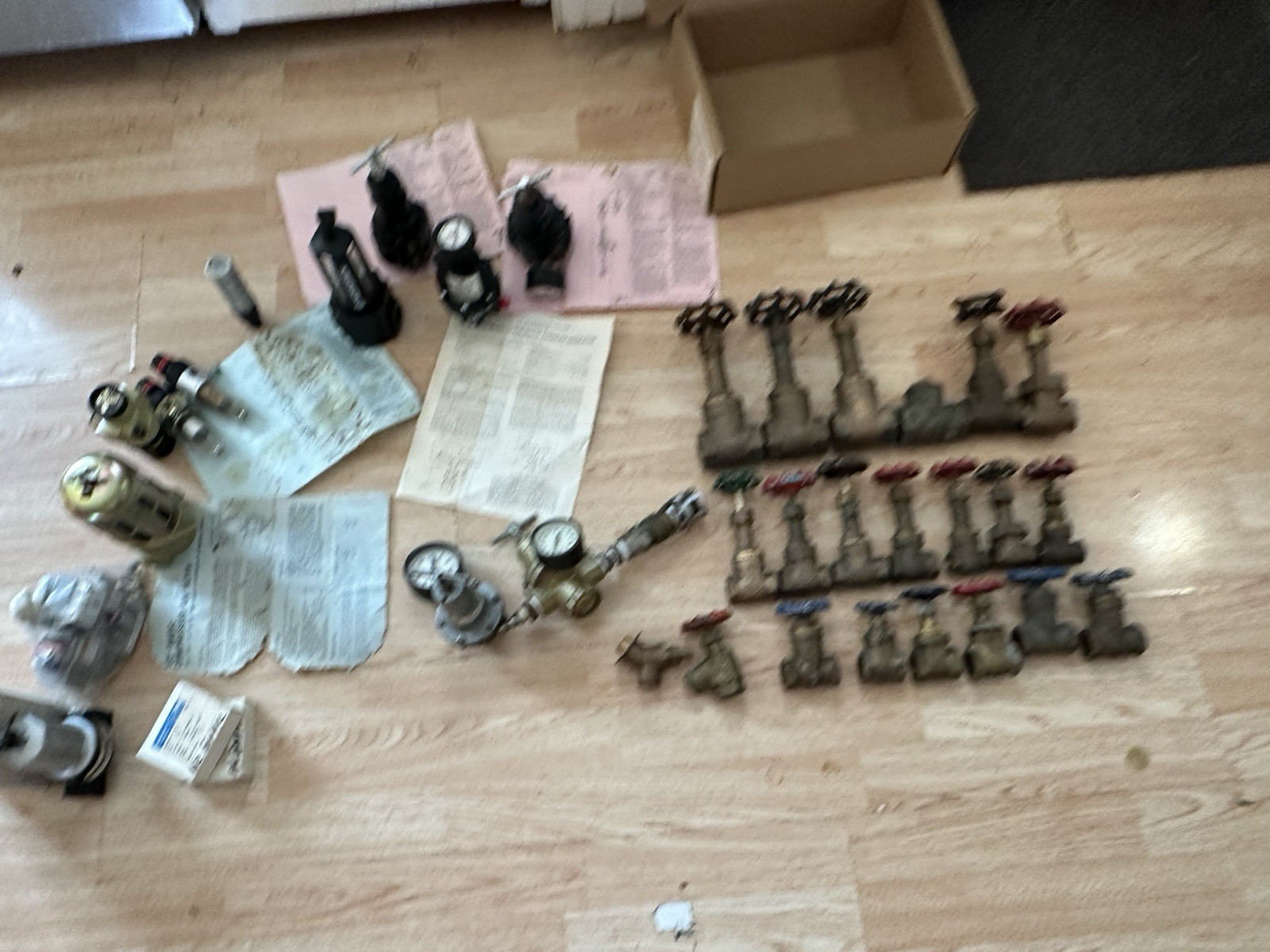 Estate Sale: Lot Of 29+Regulators, Filters, Valves, Silencer, Gauges Estate Sale: Lot Of 29+Regulators, Filters, Valves, Silencer, Gauges