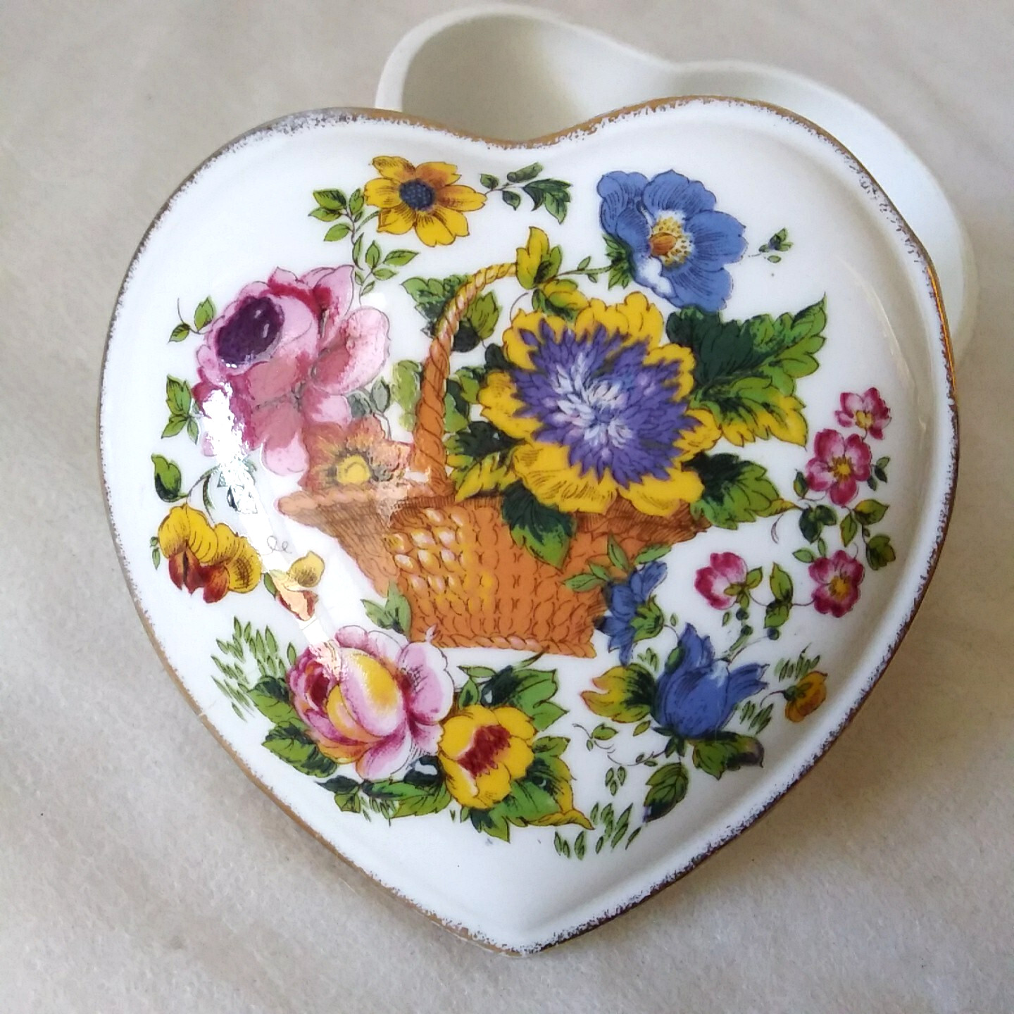 Vintage Enesco Heart Shaped Covered Trinket Box Flower Basket Ceramic 1982