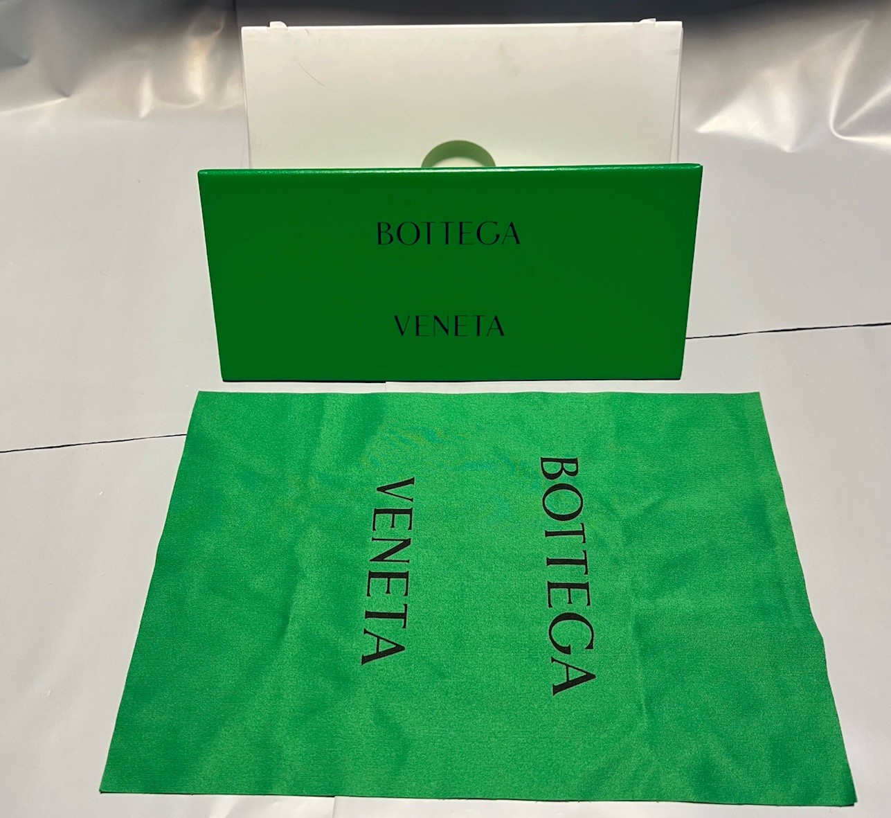 Bottega Veneta Triangle Large Sunglasses / Eyeglasses Case Microfiber Cloth