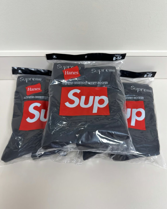 Supreme x Hanes Men\'s Black Socks 4 Pair Pack Size 6-12 Crew Streetwear