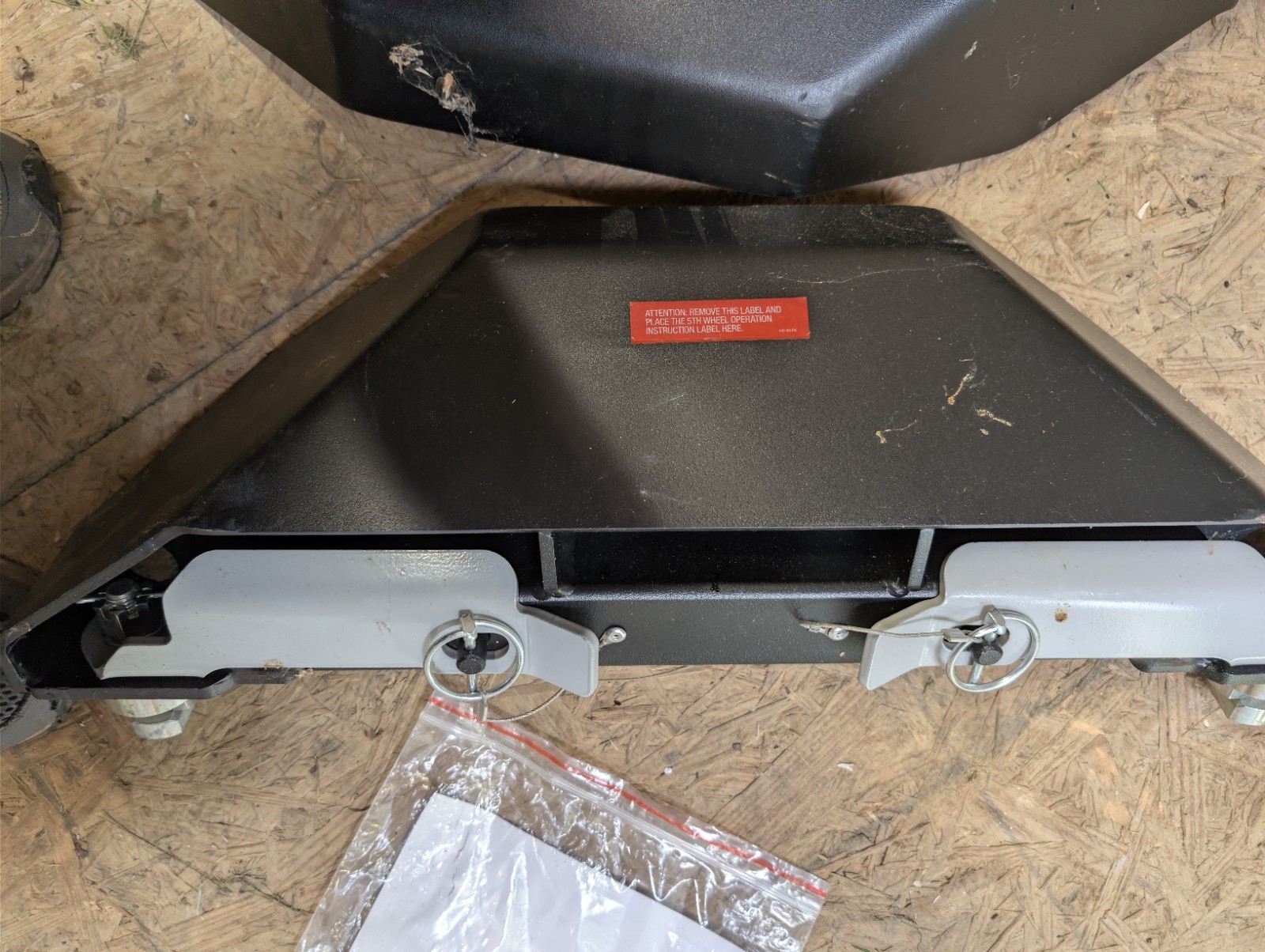 Fifth Wheel Hitch Curt 16069- Puck Legs Only Fifth Wheel Hitch Curt 16069- Puck Legs Only