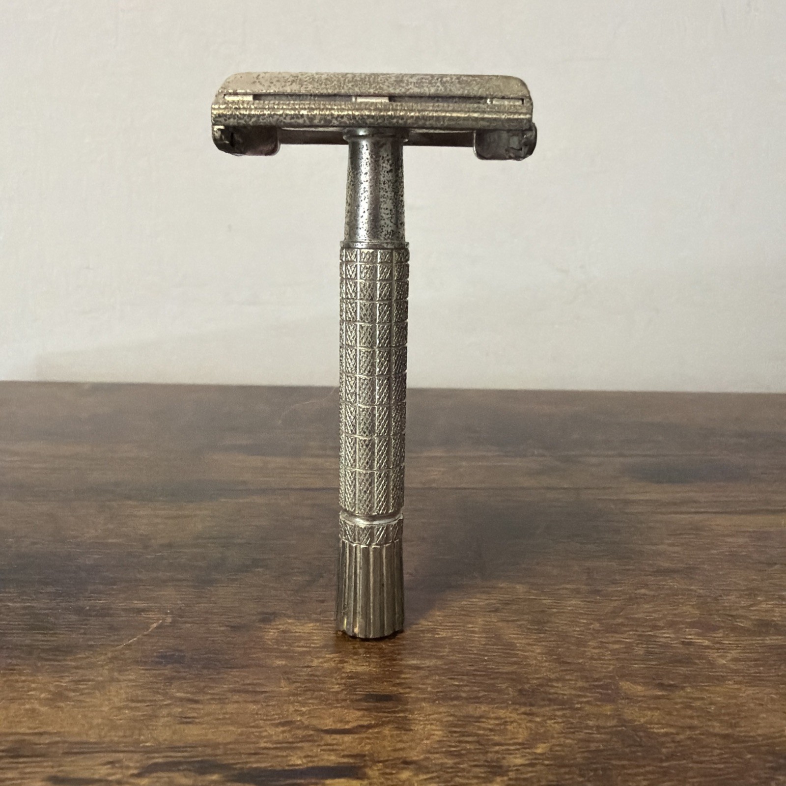 VTG 1963 Gillette Super Speed Flare Tip DE TTO Safety Razor, Date Code I-2 VTG 1963 Gillette Super Speed Flare Tip DE TTO Safety Razor, Date Code I-2