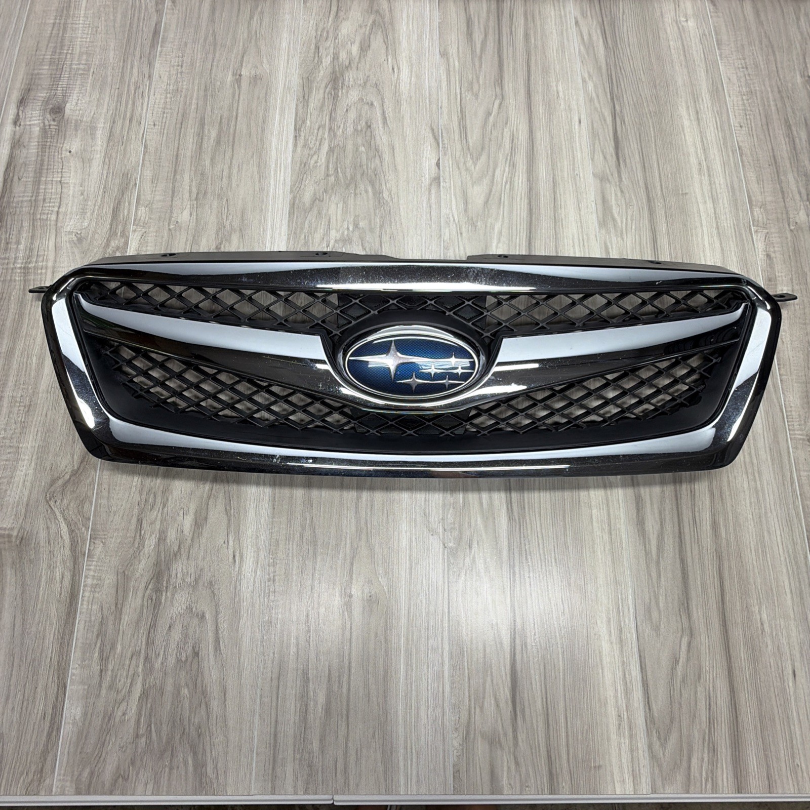 10-12 SUBARU LEGACY FRONT GRILLE CHROME SHELL BLACK INSERT STYLE