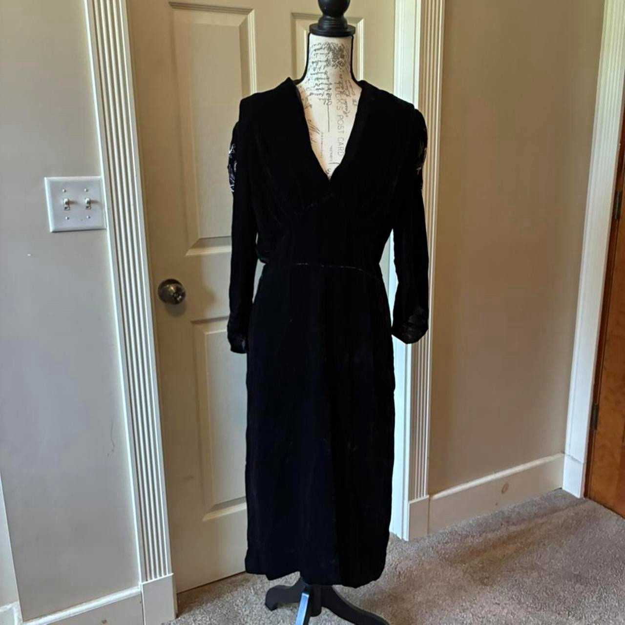 60s/70s Vintage Black Velvet V-Neck Maxi Dres With Intricate Arm Beading
