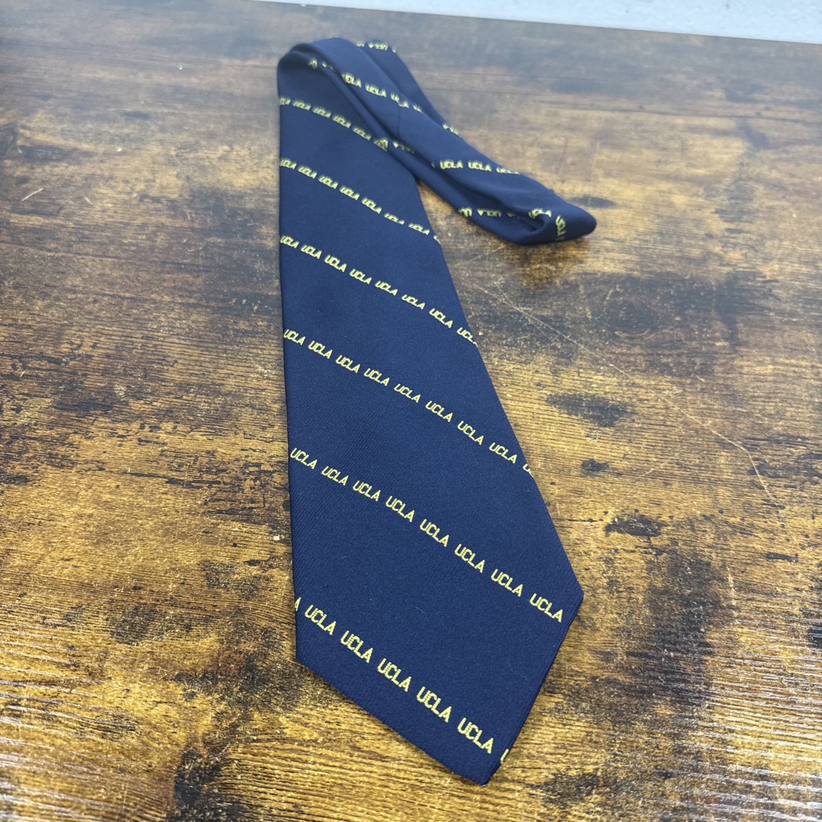 Vintage UCLA Bruins Alumni Neck Tie Blue Gold Castle John Wooden Era NCAA Mens Vintage UCLA Bruins Alumni Neck Tie Blue Gold Castle John Wooden Era NCAA Mens