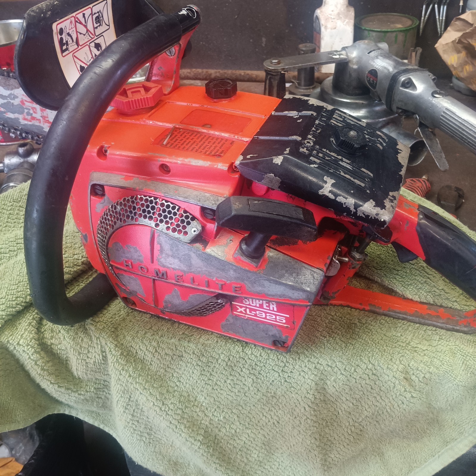 Homelite Super XL 925 Chainsaw Runs Great No Bar Or Chain Is Included Saw Only 