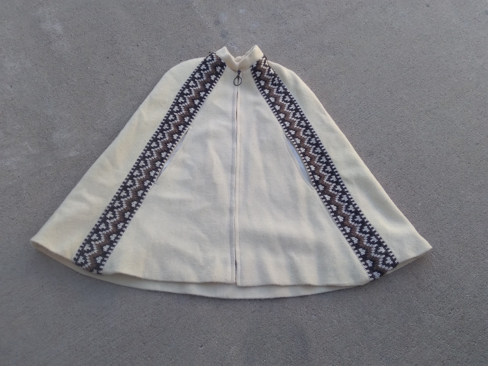 Vintage Sheepa Icelandic Art Poncho Creme Wool Medium Women\'s Lined Shawl
