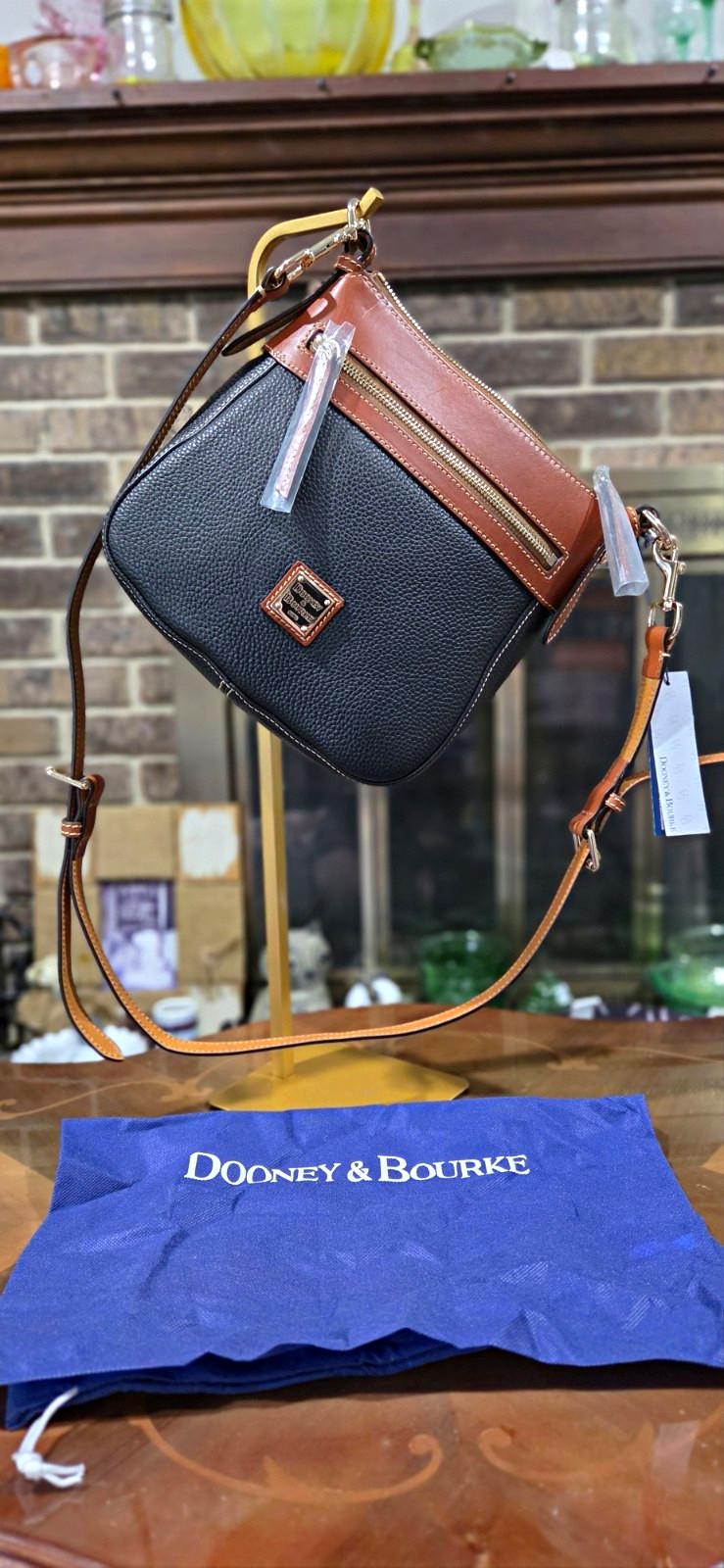 Dooney & Bourke Pebbled Leather Crossbody Bag Black/Brown Zip Dust Bag Dooney & Bourke Pebbled Leather Crossbody Bag Black/Brown Zip Dust Bag