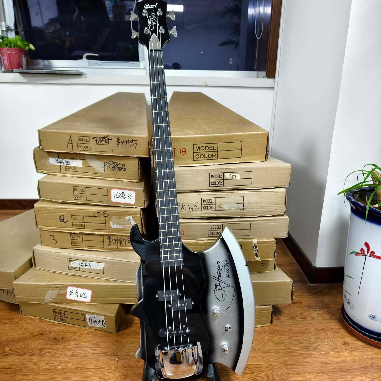 Cort Gene Simmons Axe Bass 4-String Electric guitar Signature Maple neck Ship US