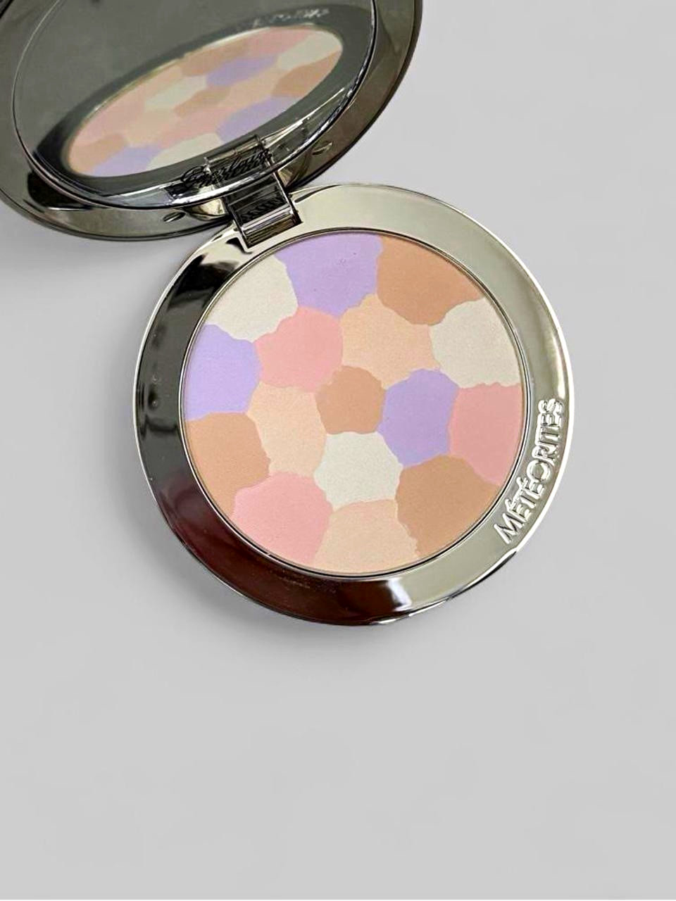 Guerlain Météorites Compact Pressed Powder Brightening Shade 3 Medium 0.35 oz