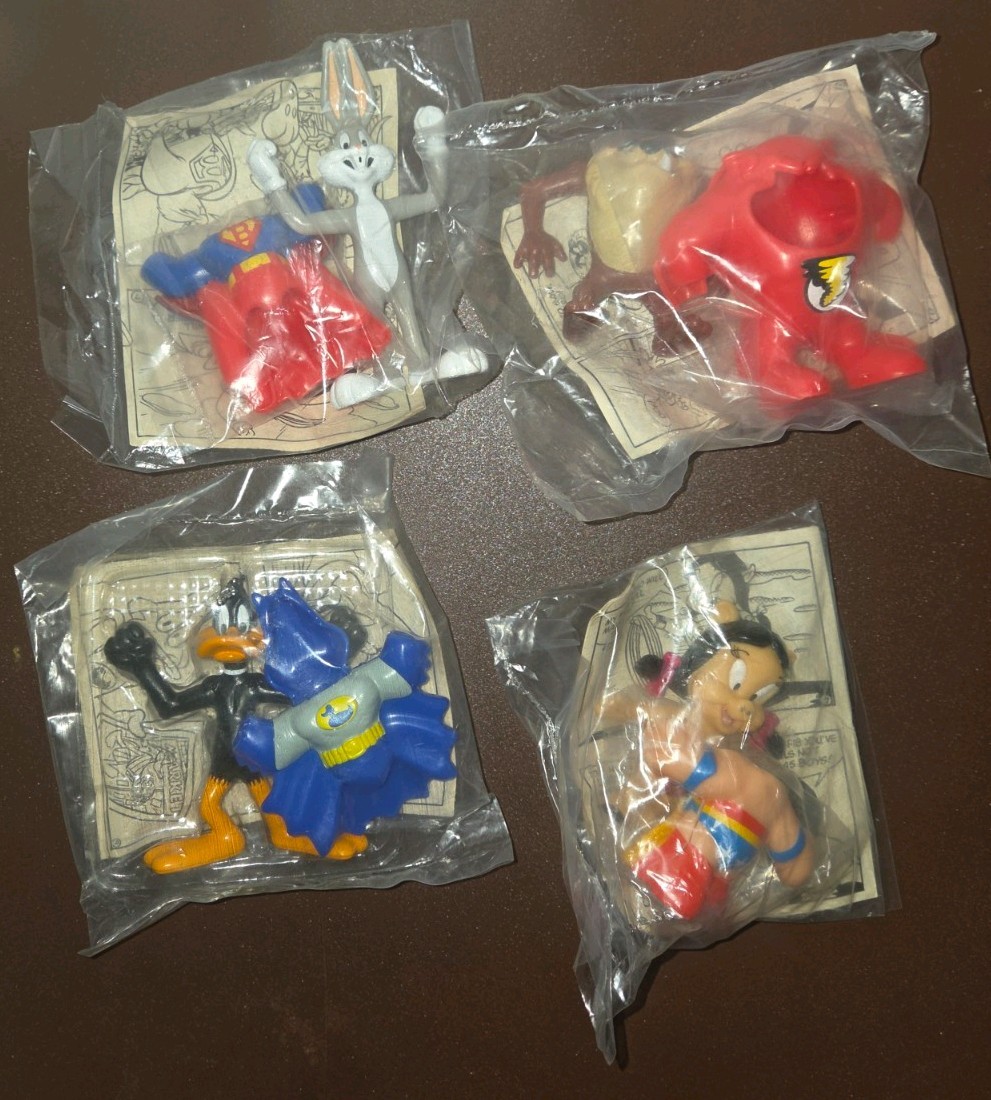NEW McDonalds 1991 Looney Tunes Super Heroes Happy Meal Complete Set