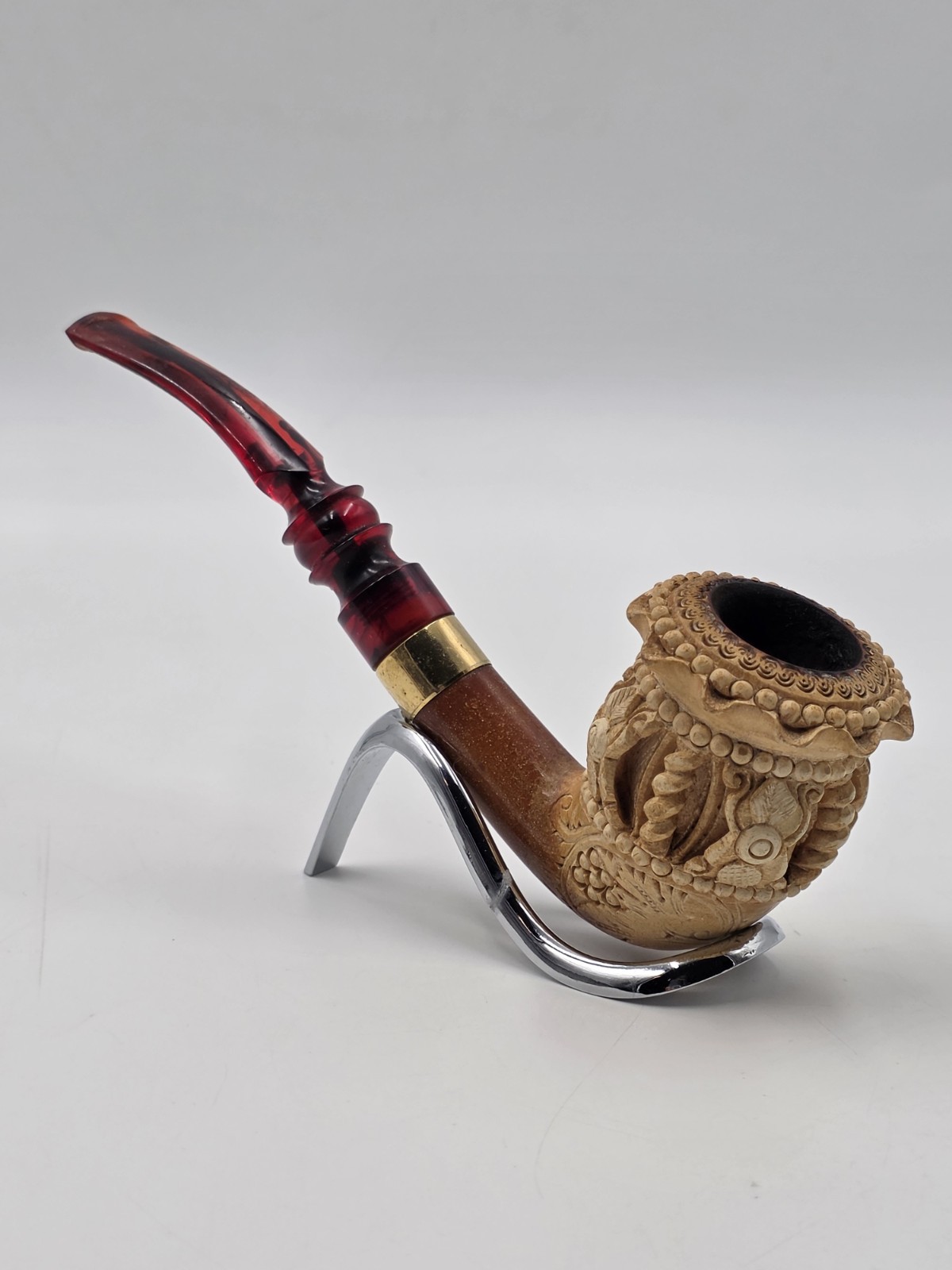 Antique C1920 Turkish Meerschaum Tobacco Pipe Hand Carved Figural Lucite Stem. Antique C1920 Turkish Meerschaum Tobacco Pipe Hand Carved Figural Lucite Stem.