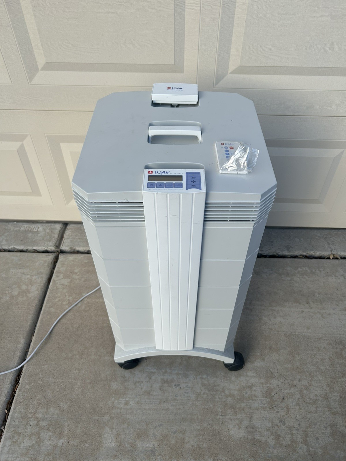 IQAir HealthPro Series NE Air Purifier 101.6 w/remote