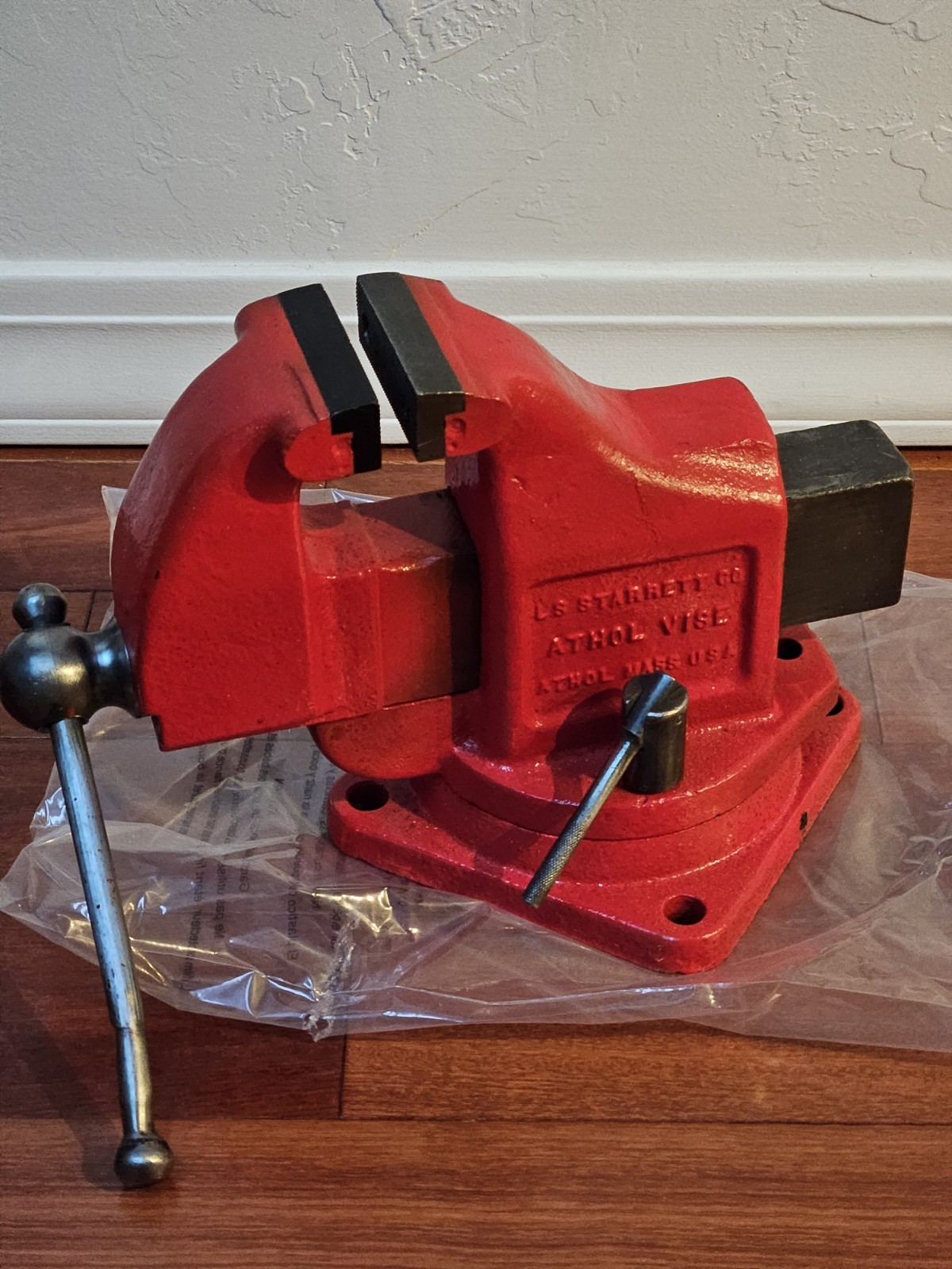 L.S. Starrett #923 3” Swivel Vise USA