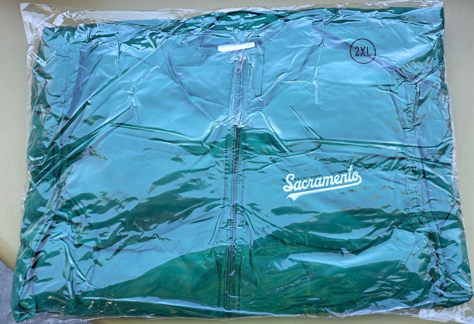 A’s Athletics SGA Kelly Green Puffer Vest Jacket 2XL 8/29/2026 Sacramento XXL A’s Athletics SGA Kelly Green Puffer Vest Jacket 2XL 8/29/2026 Sacramento XXL