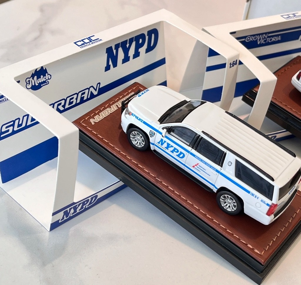 GOC 1:64 HEC White 2015 Suburban US Police K9 SUV Model Diecast Collect Car