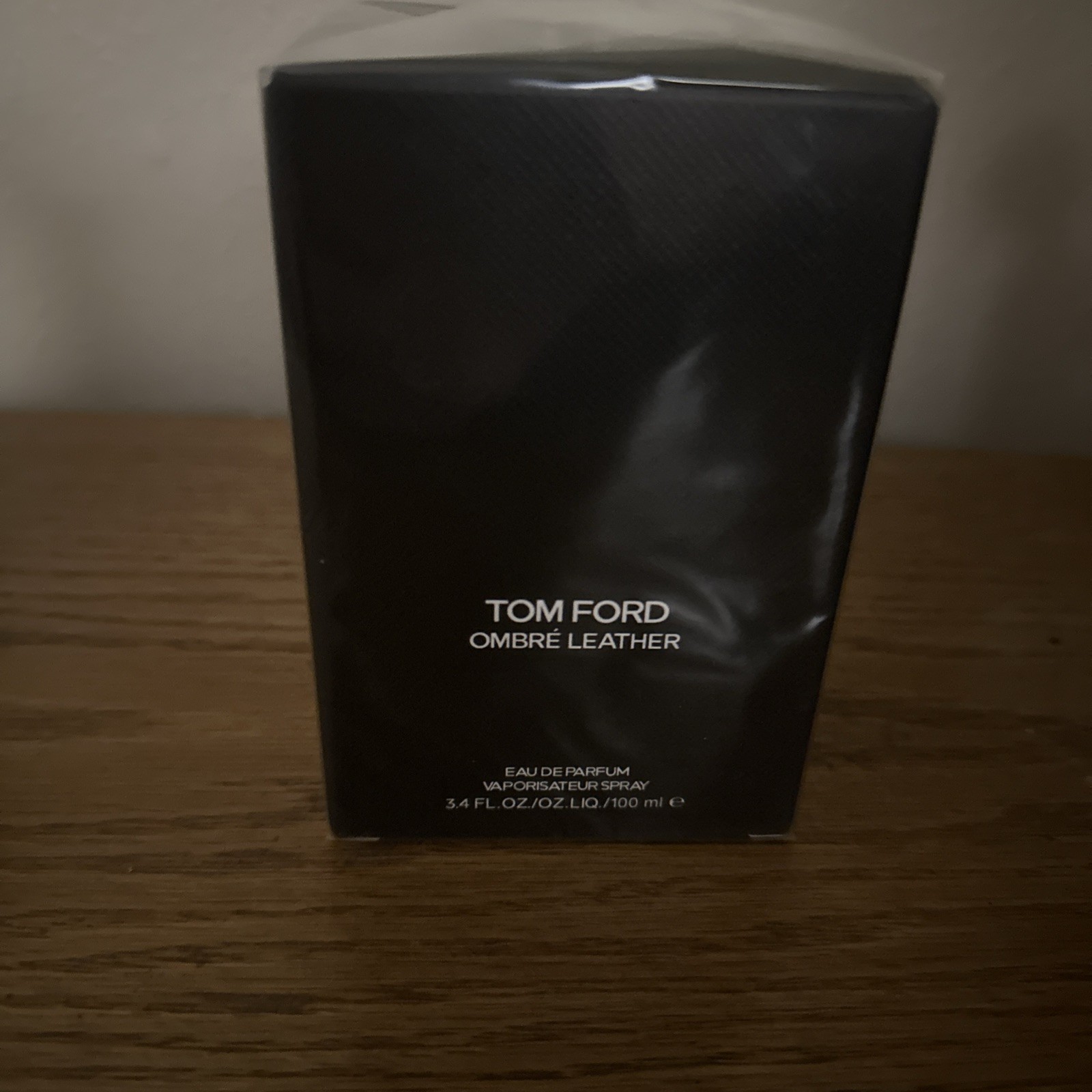 Tom Ford Ombre Leather Eau De Parfum Spray - Size 3.4 Oz. / 100mL SEALED BOX Tom Ford Ombre Leather Eau De Parfum Spray - Size 3.4 Oz. / 100mL SEALED BOX
