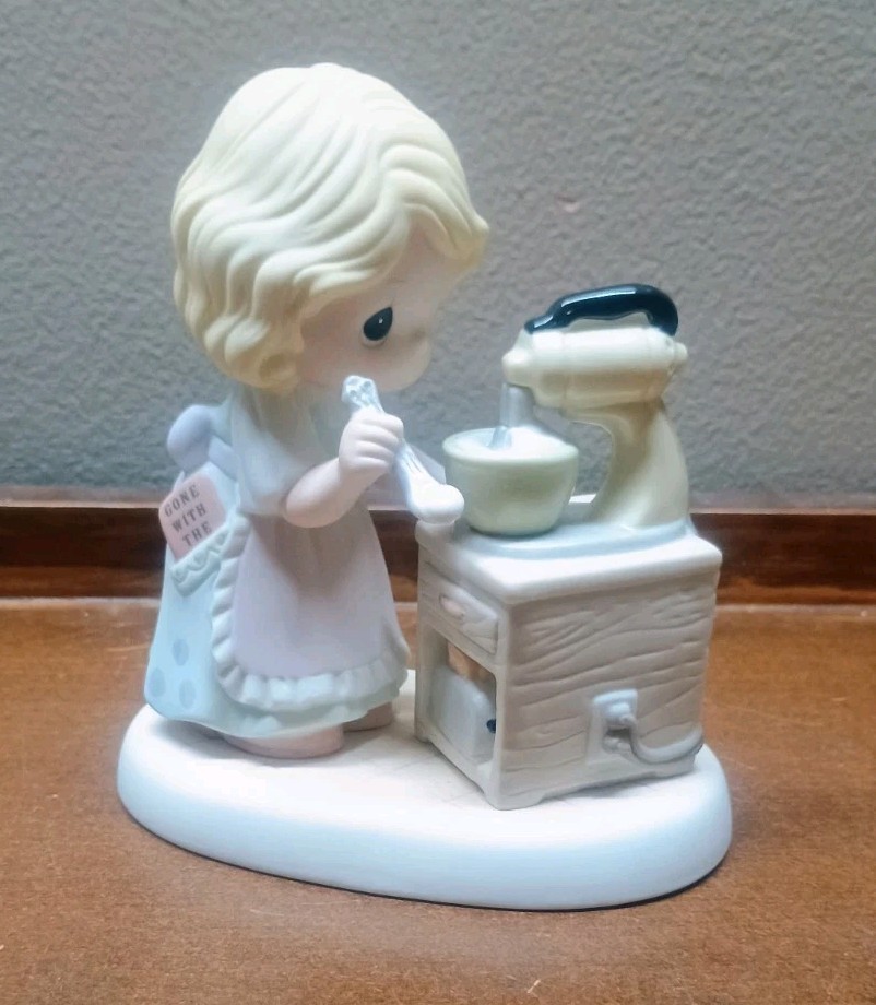 Precious Moments Mixing Up A Brighter Tomorrow 4004740 Limited Edition 7,500 