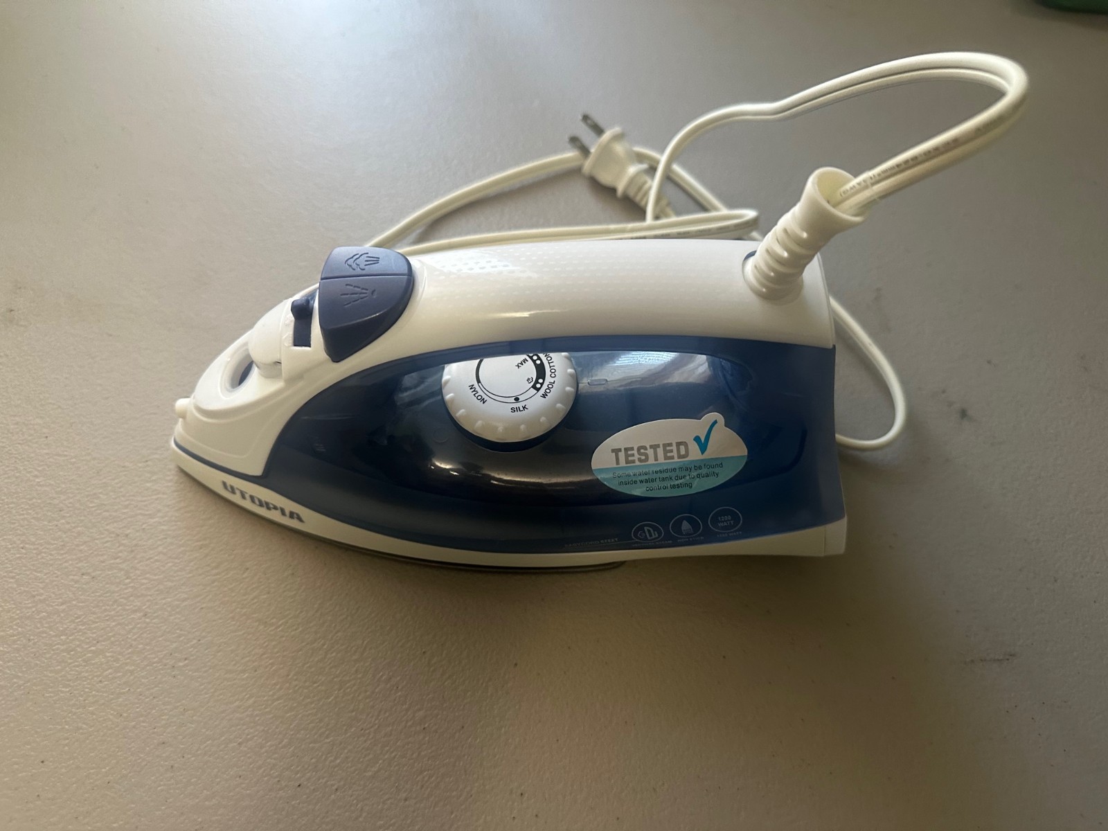Utopia Home Steam Iron Clothes Spray Steaming 1200 W Premium Class Ironing