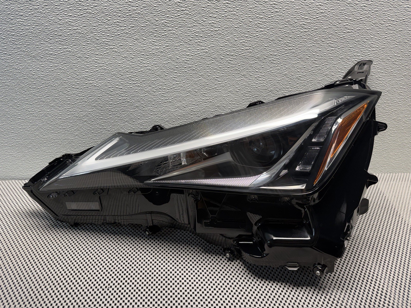 2019 2020 2021 2022 Lexus UX200 LH OEM Chrome Headlight W/O Fog W/O AFS JAPAN