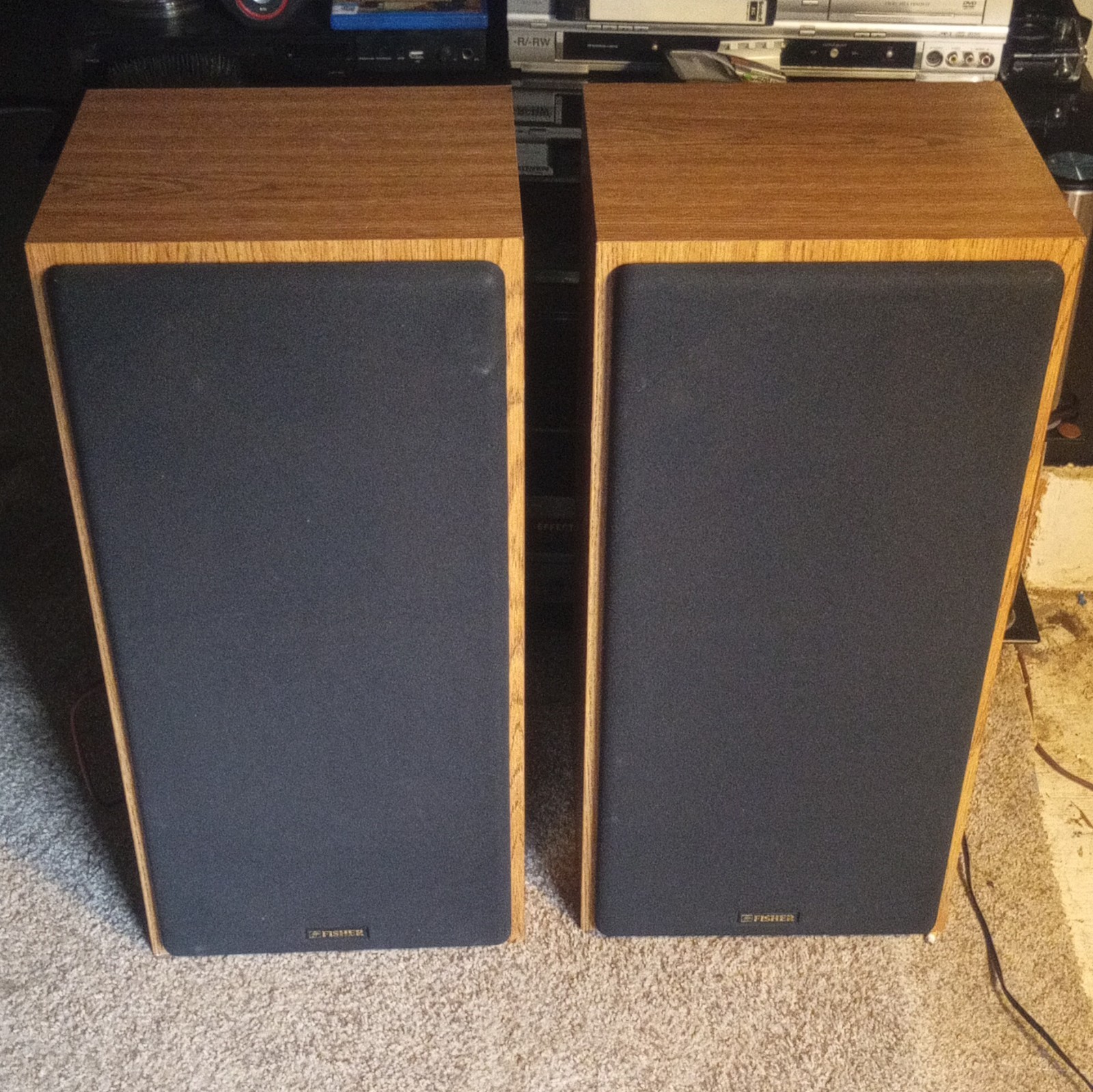 Fisher ST-410 3-Way Vintage Speaker System Pair Wood Grain Cabinets