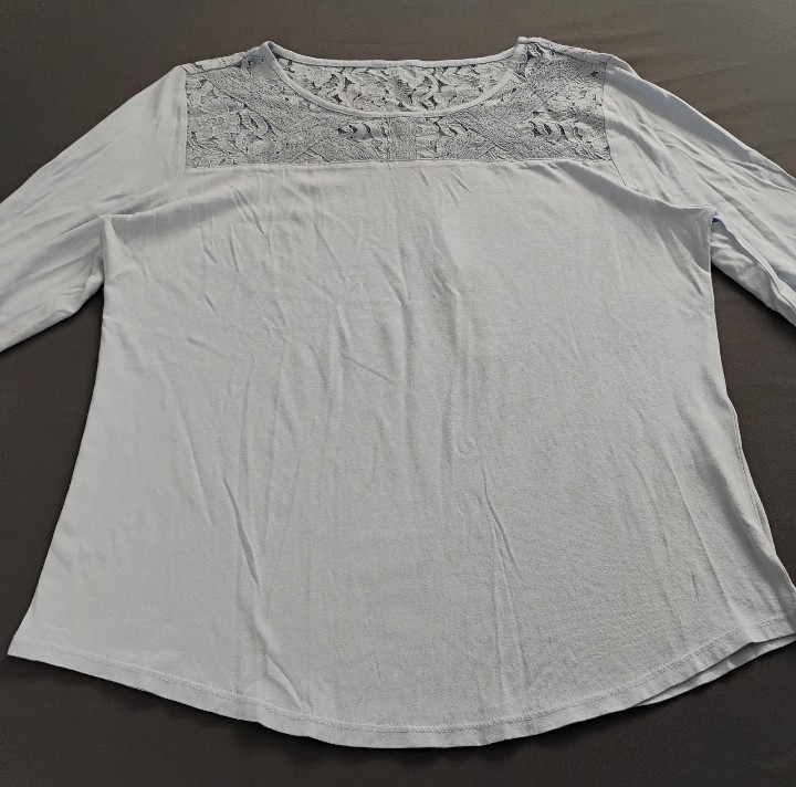 Chico\'s Women\'s Top Blue Solid Knit Lace Yoke Roll Tab 3/4 Sleeve Size M NWT Chico\'s Women\'s Top Blue Solid Knit Lace Yoke Roll Tab 3/4 Sleeve Size M NWT
