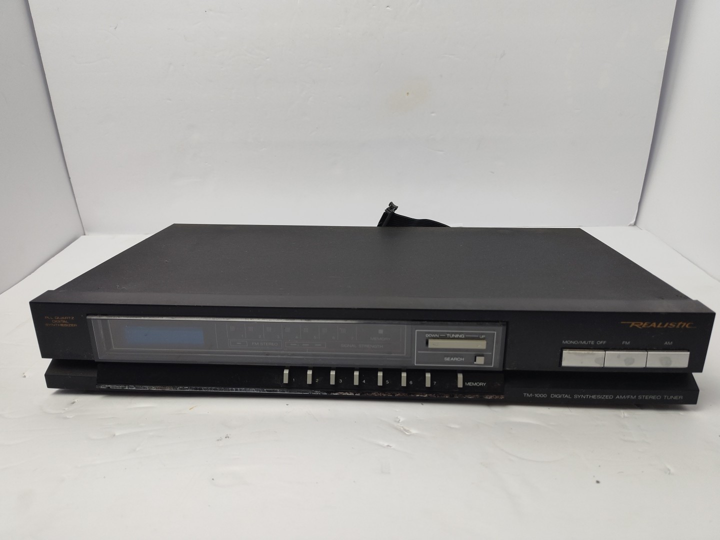 Vintage Realistic TM-1000 Digital Synthesized AM/FM Stereo Tuner UNTESTED Vintage Realistic TM-1000 Digital Synthesized AM/FM Stereo Tuner UNTESTED