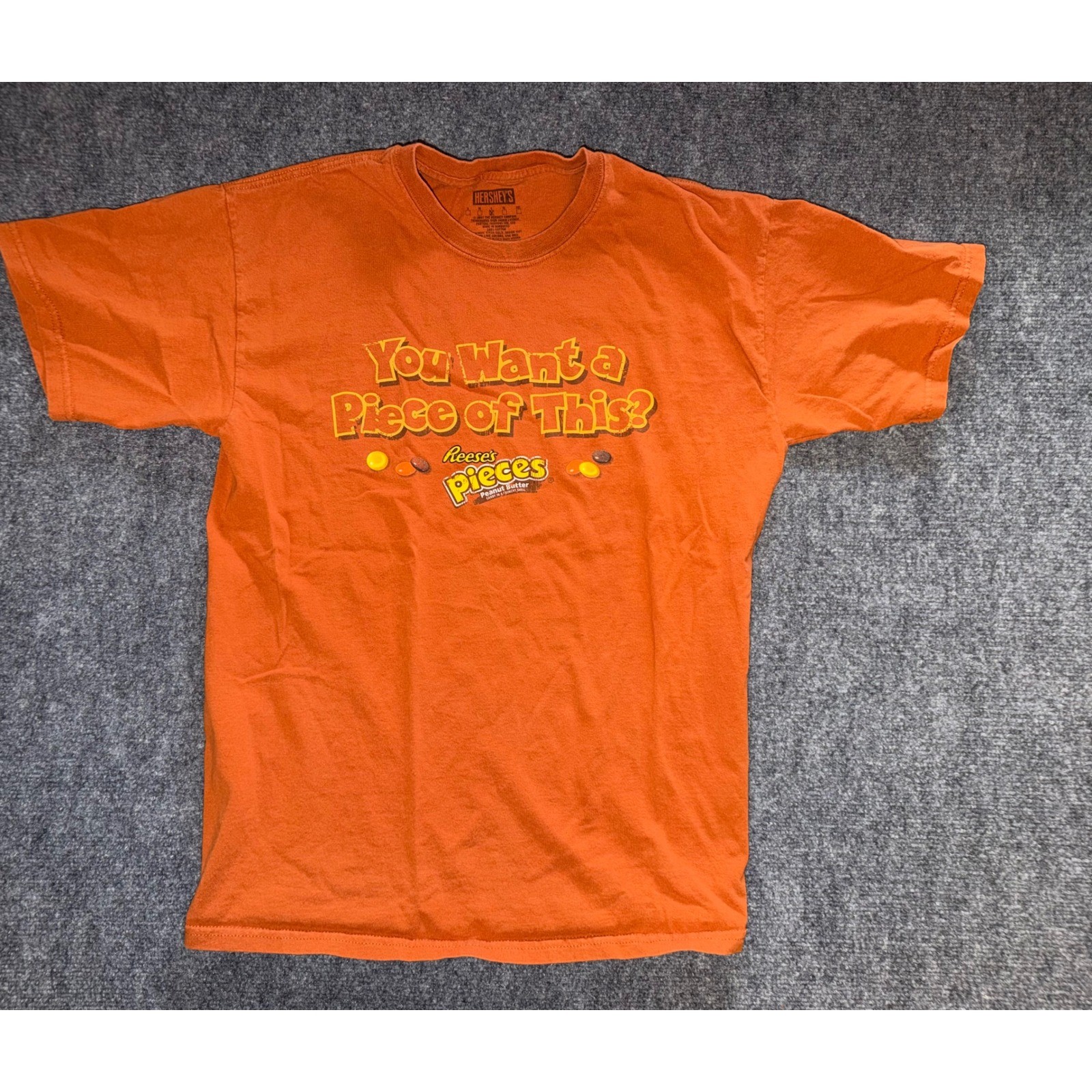 Vintage 2007 Reeses Pieces Graphic Tee Orange Y2K Hershey Shirt Large