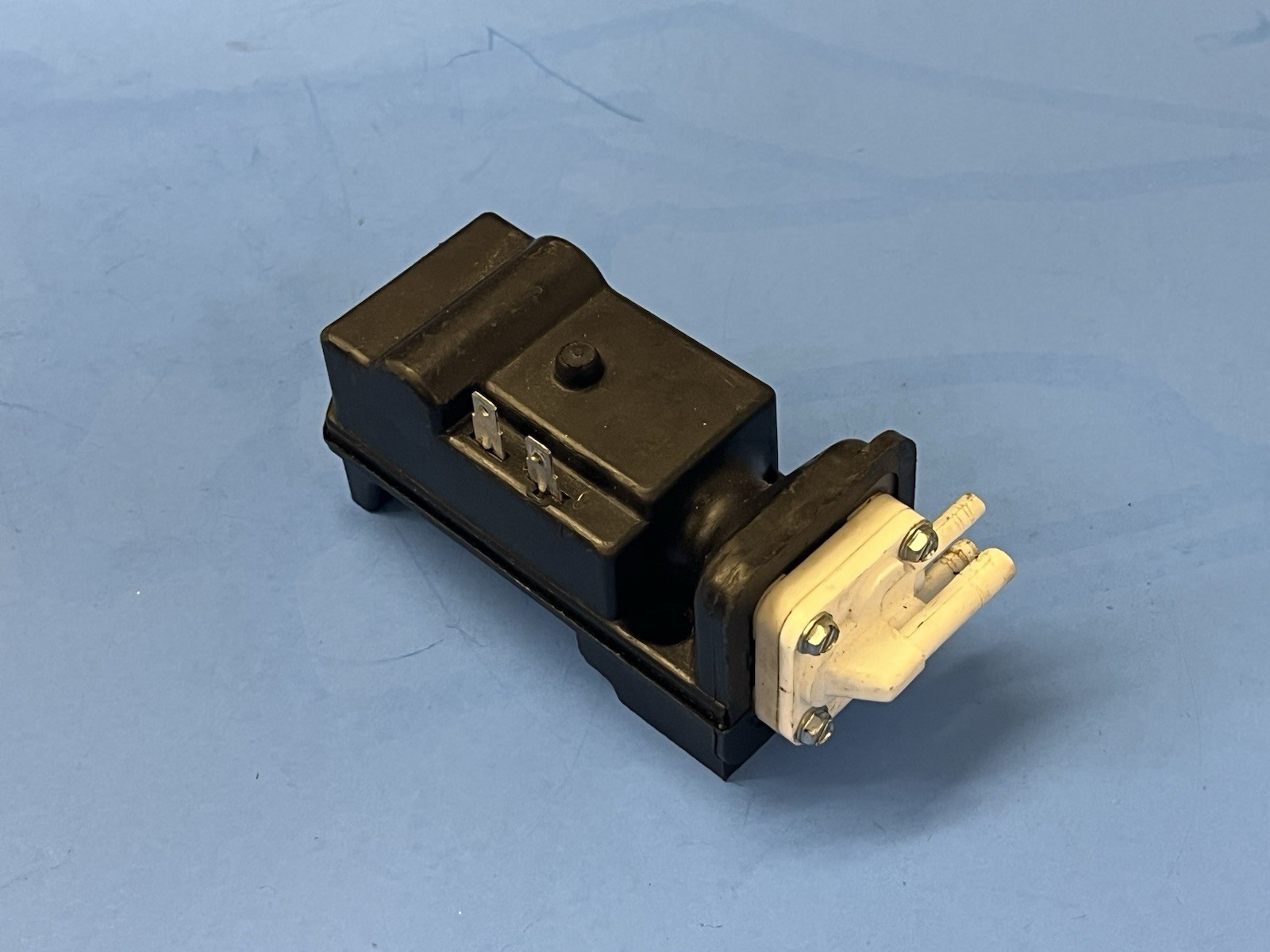 Rebuilt 1962 & early 1963 washer pump with plastic covers Chevrolet Nova GM car Rebuilt 1962 & early 1963 washer pump with plastic covers Chevrolet Nova GM car