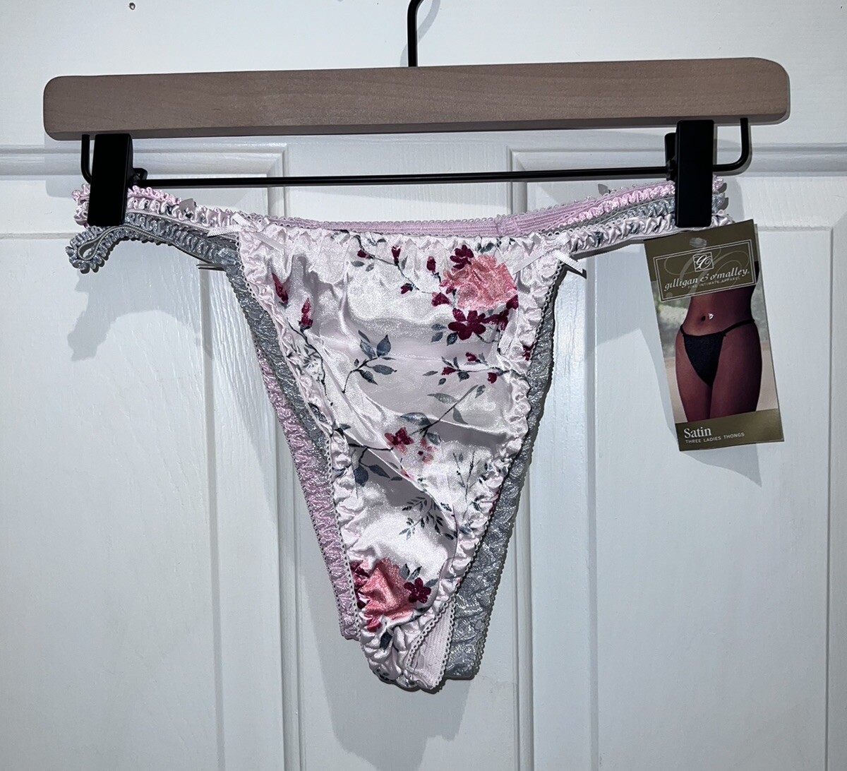 VTG Gilligan & O’Malley Satin Thongs 3 Pack Medium M 6 Pink Gray Floral Sexy VTG Gilligan & O’Malley Satin Thongs 3 Pack Medium M 6 Pink Gray Floral Sexy