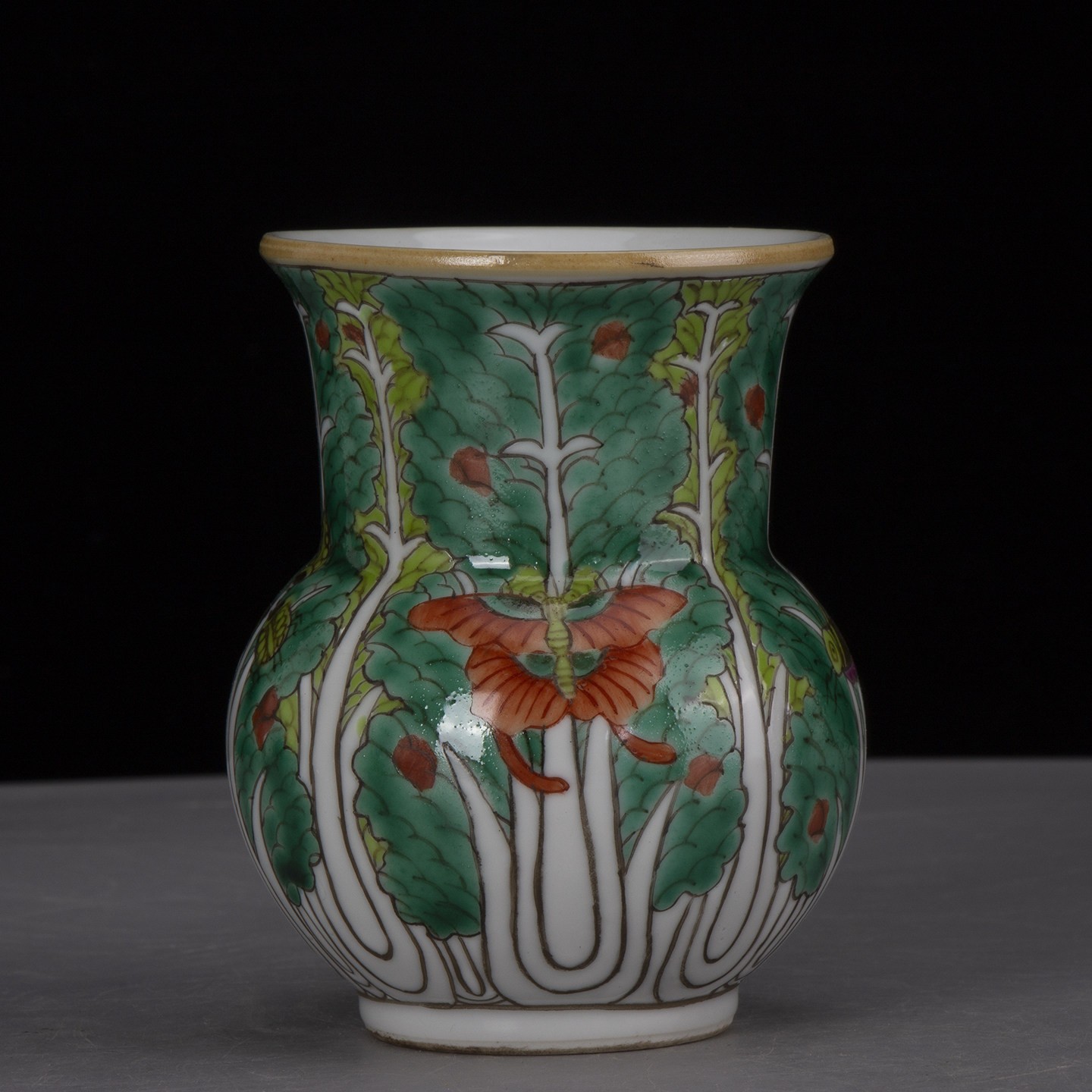 Chinese Qing Qianlong Famille Rose Porcelain Cabbage Pattern Pot 4.0 inch Chinese Qing Qianlong Famille Rose Porcelain Cabbage Pattern Pot 4.0 inch
