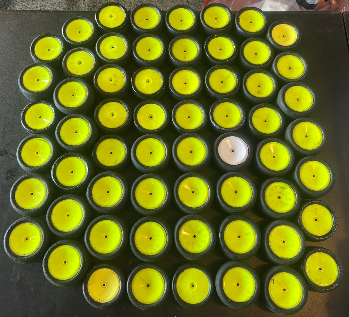 65 Random assortment of jconcepts smoothie 2 silver 2wd an 4wd front and rear. 65 Random assortment of jconcepts smoothie 2 silver 2wd an 4wd front and rear.