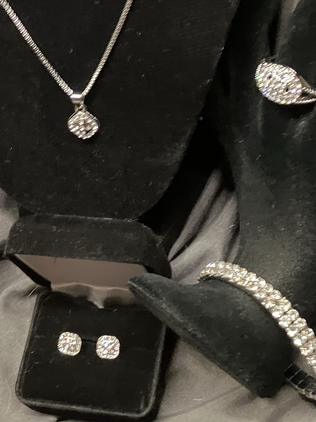Womens Sterling Silver 5 piece CZ Sparkling jewelry set. Stunning Beautiful